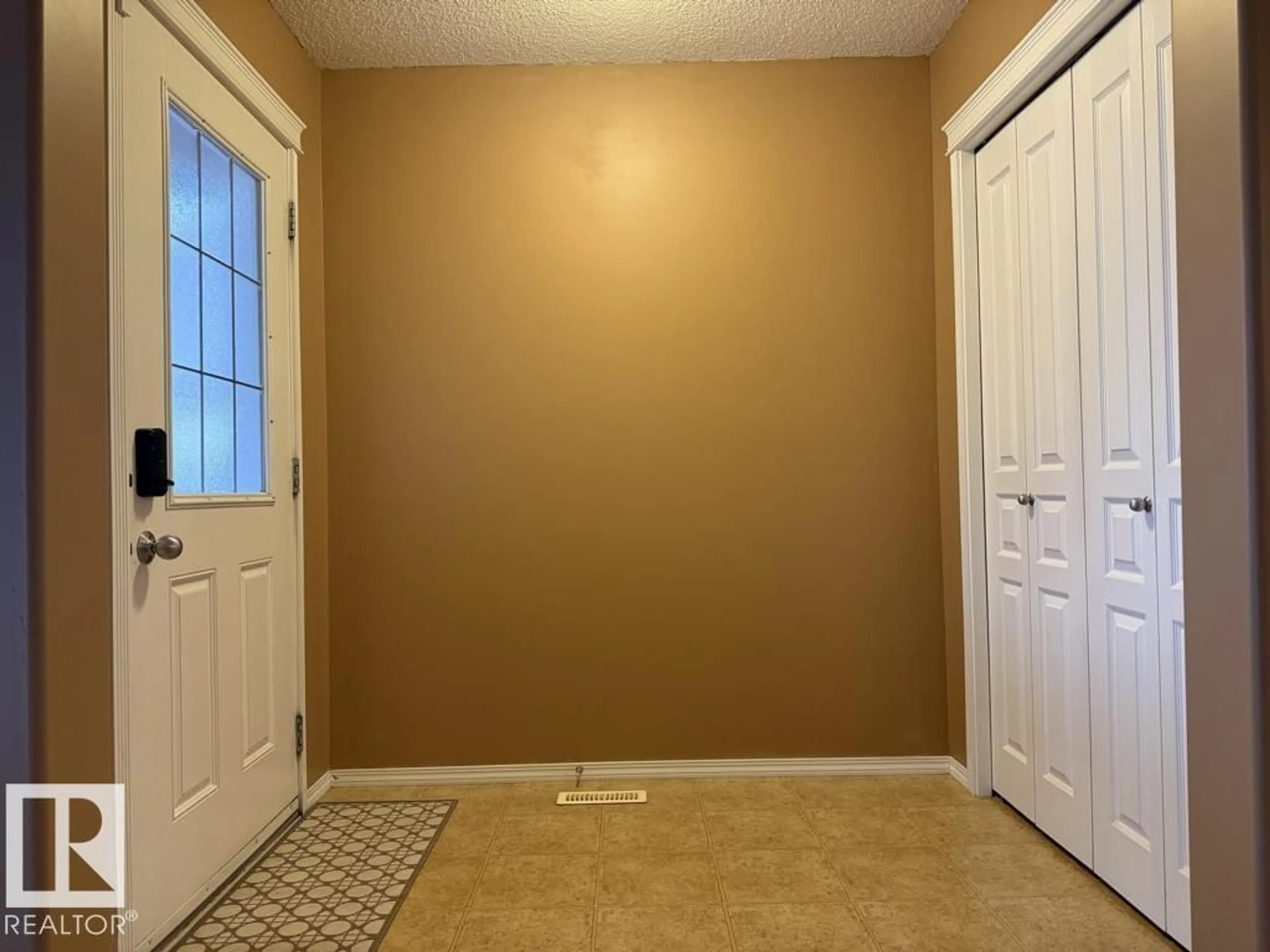 Indoor entryway for 36 VIVIAN WAY, Spruce Grove Alberta T7X0C2