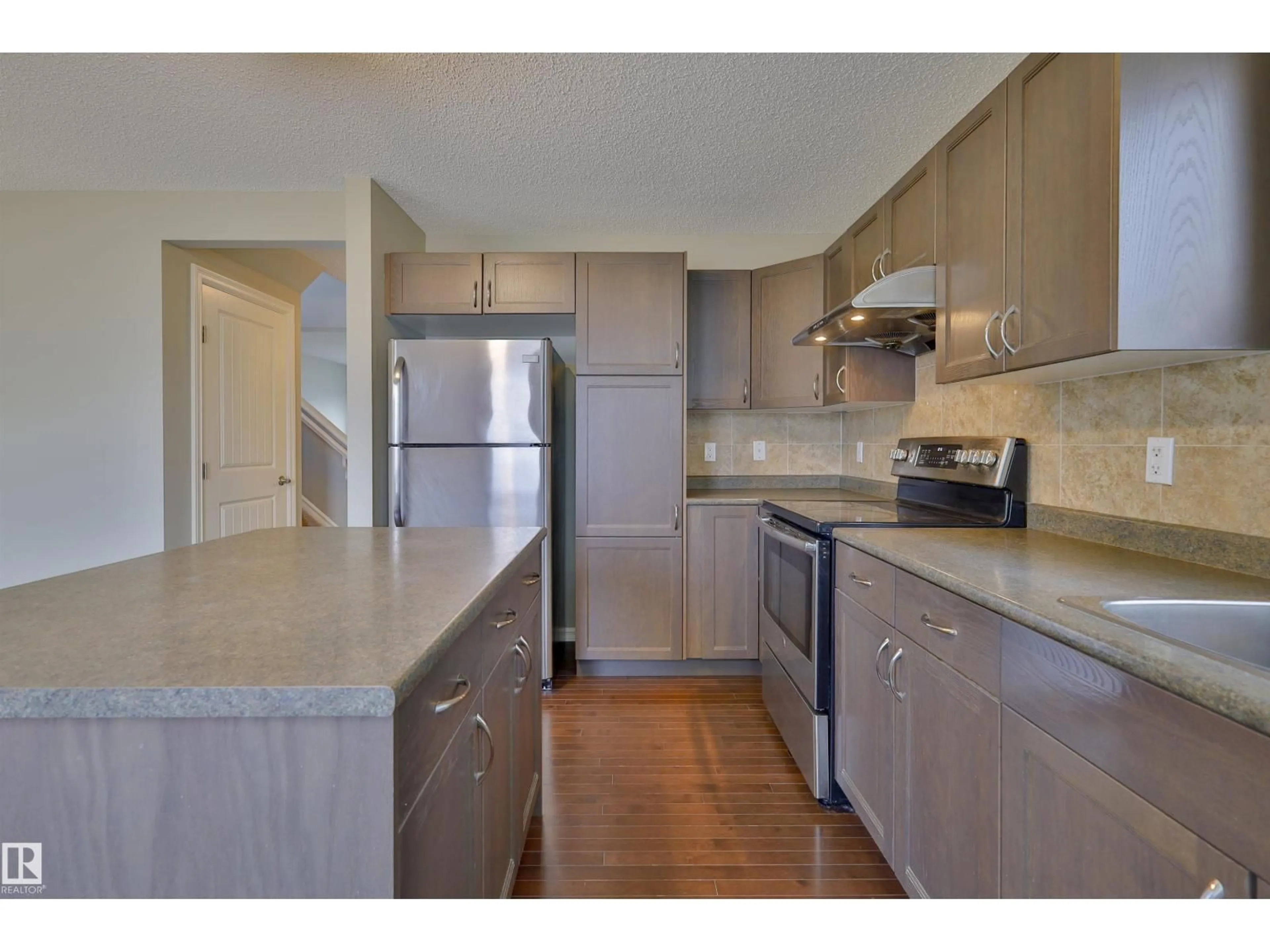 Standard kitchen, unknown for 18056 89 ST, Edmonton Alberta T5Z0J5
