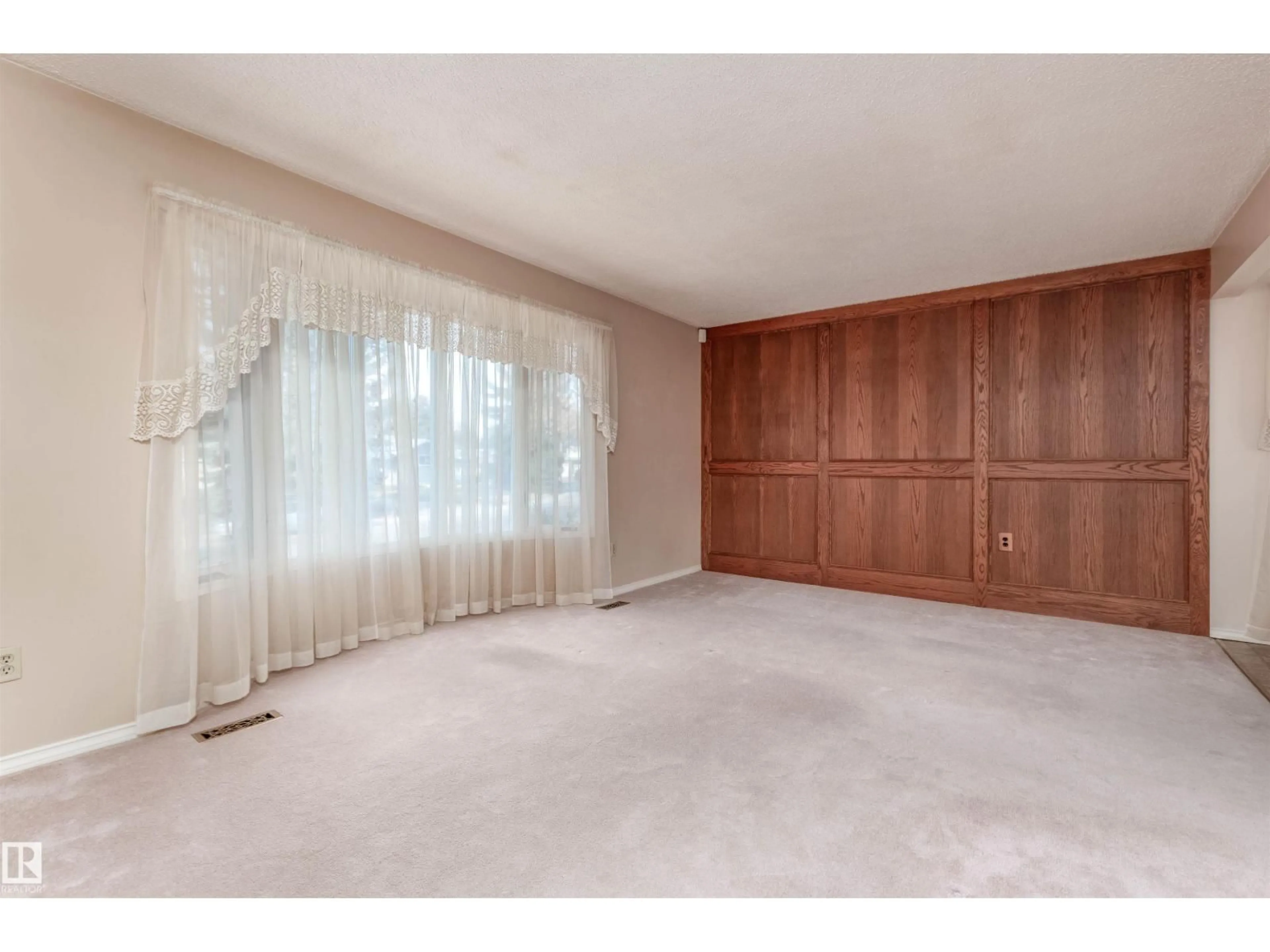 A pic of a room for 3 STRATHCONA PL, Sherwood Park Alberta T8A1G1