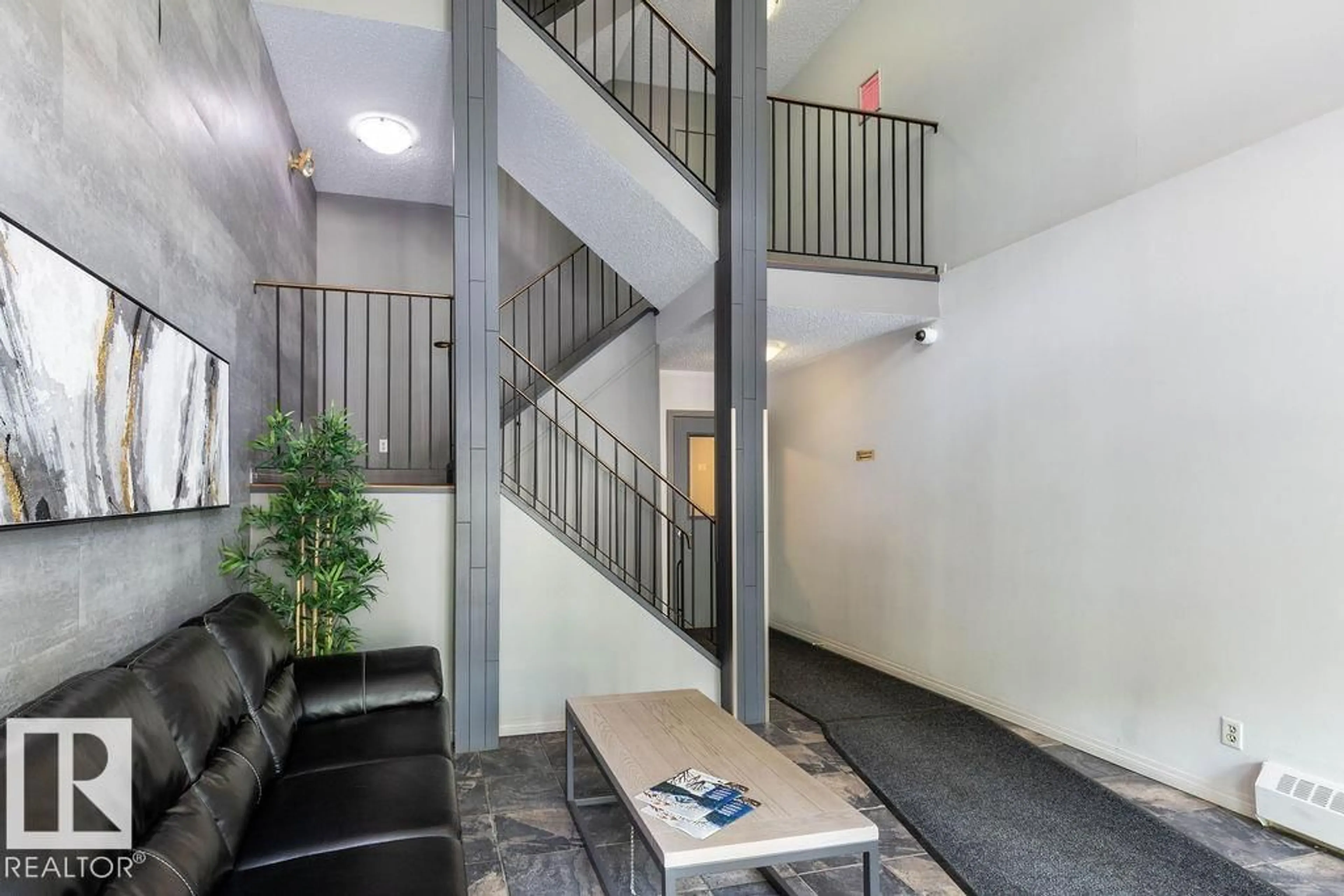 Indoor foyer for #52 - 10208 113 ST, Edmonton Alberta T5K1P4