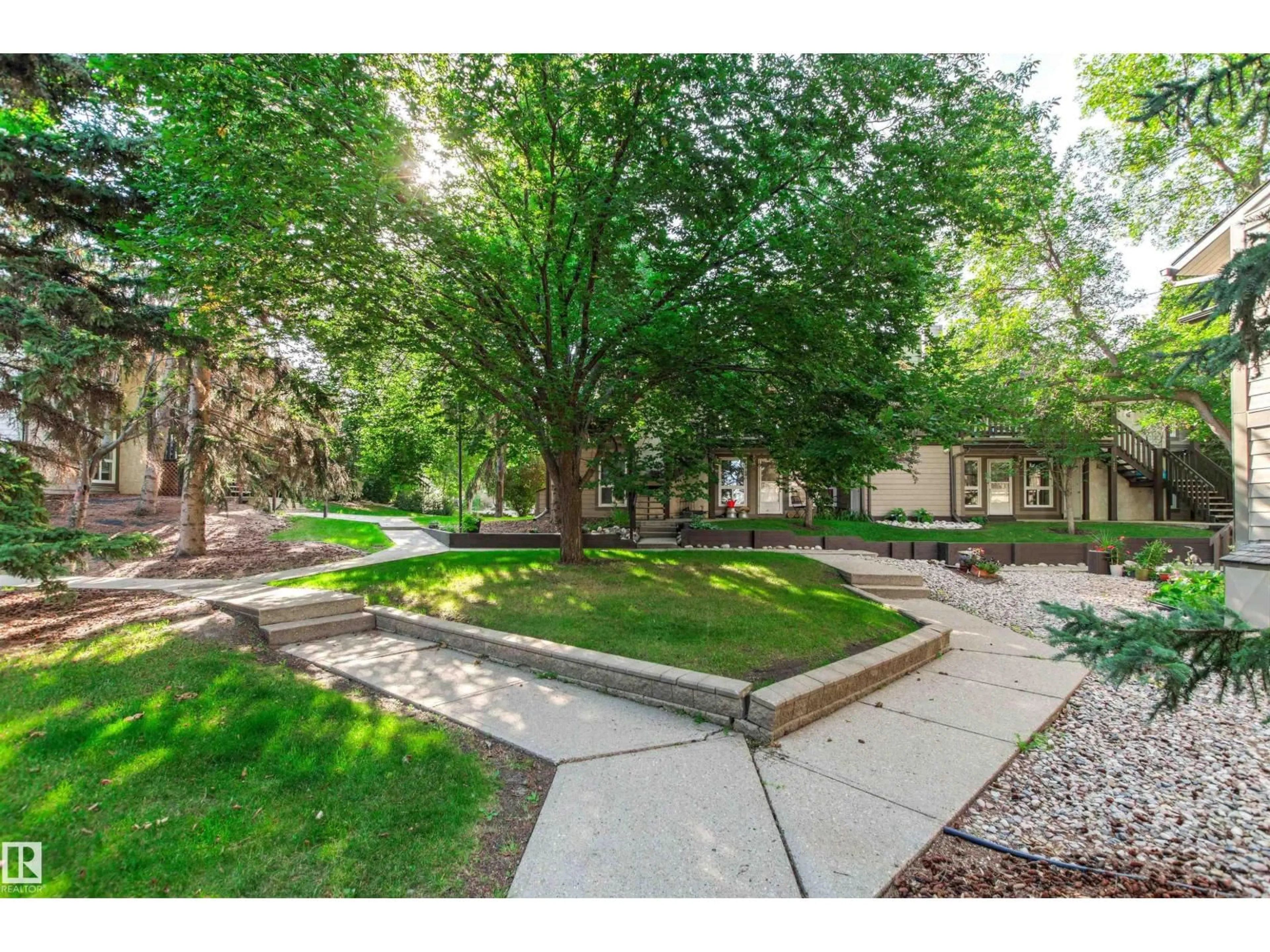 Patio, street for 70 - 115 WOODLANDS RD, St. Albert Alberta T8N5H4