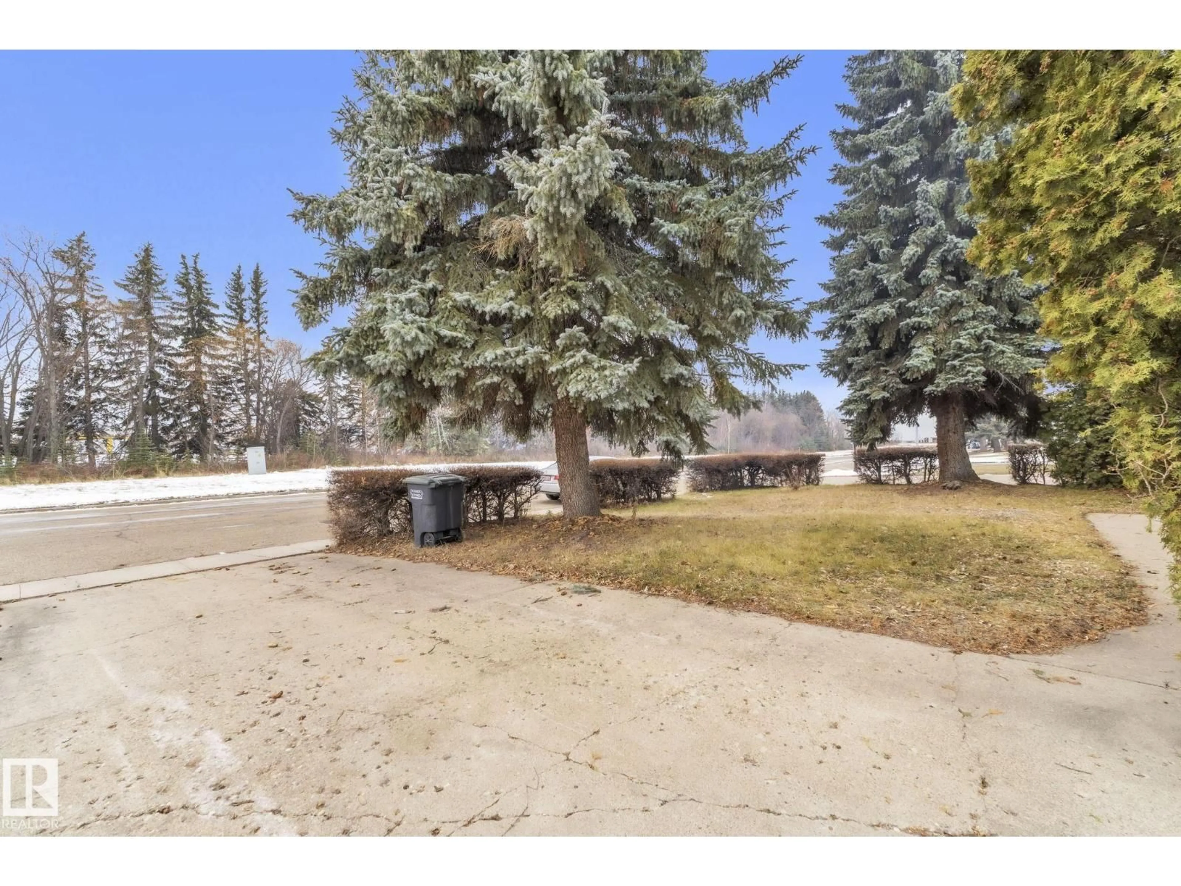 A pic from outside/outdoor area/front of a property/back of a property/a pic from drone, street for 5808 49 AV, Redwater Alberta T0A2W0