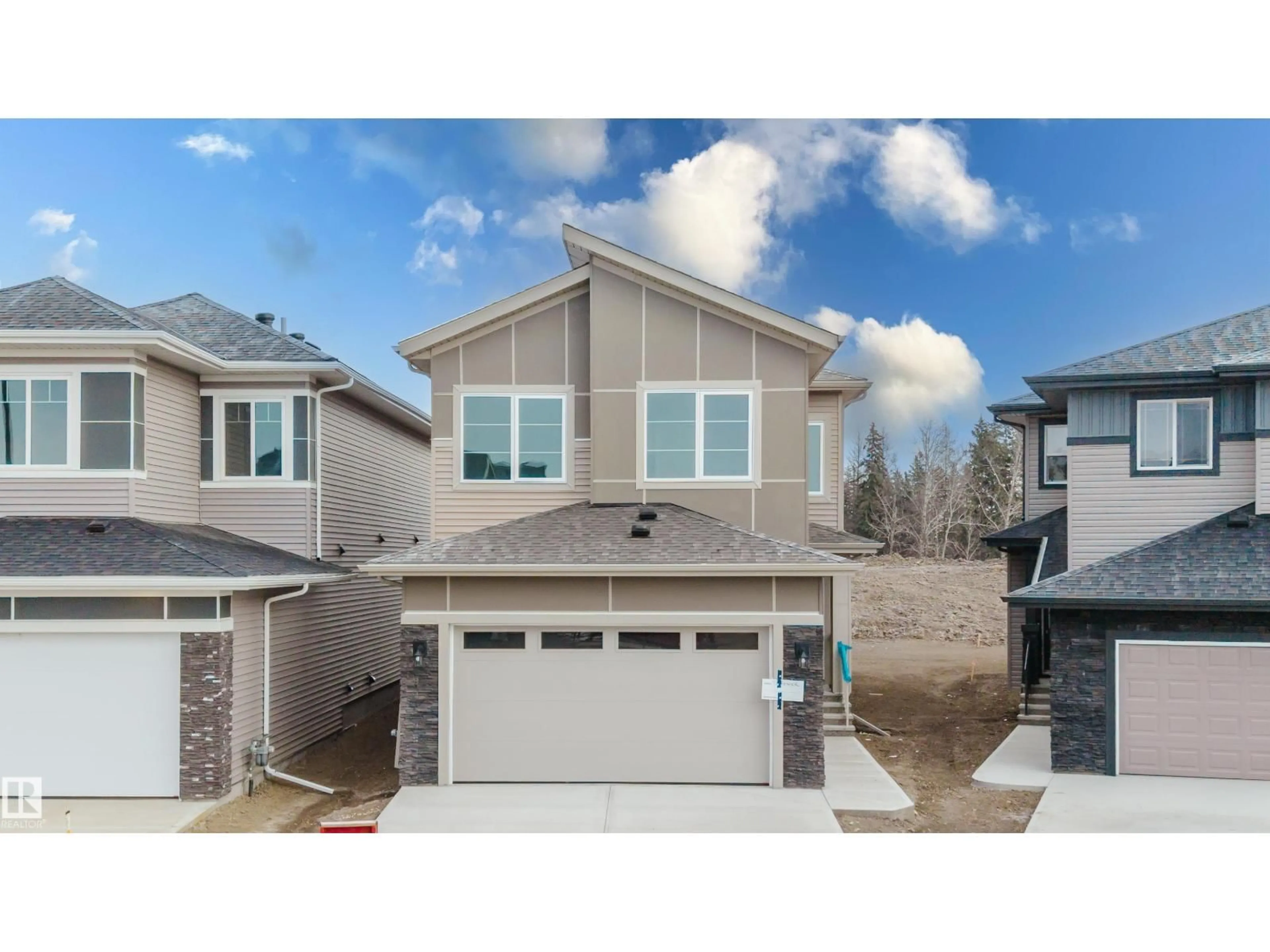 Home with vinyl exterior material, street for 49 RENWYCK PL, Spruce Grove Alberta T7X4E1