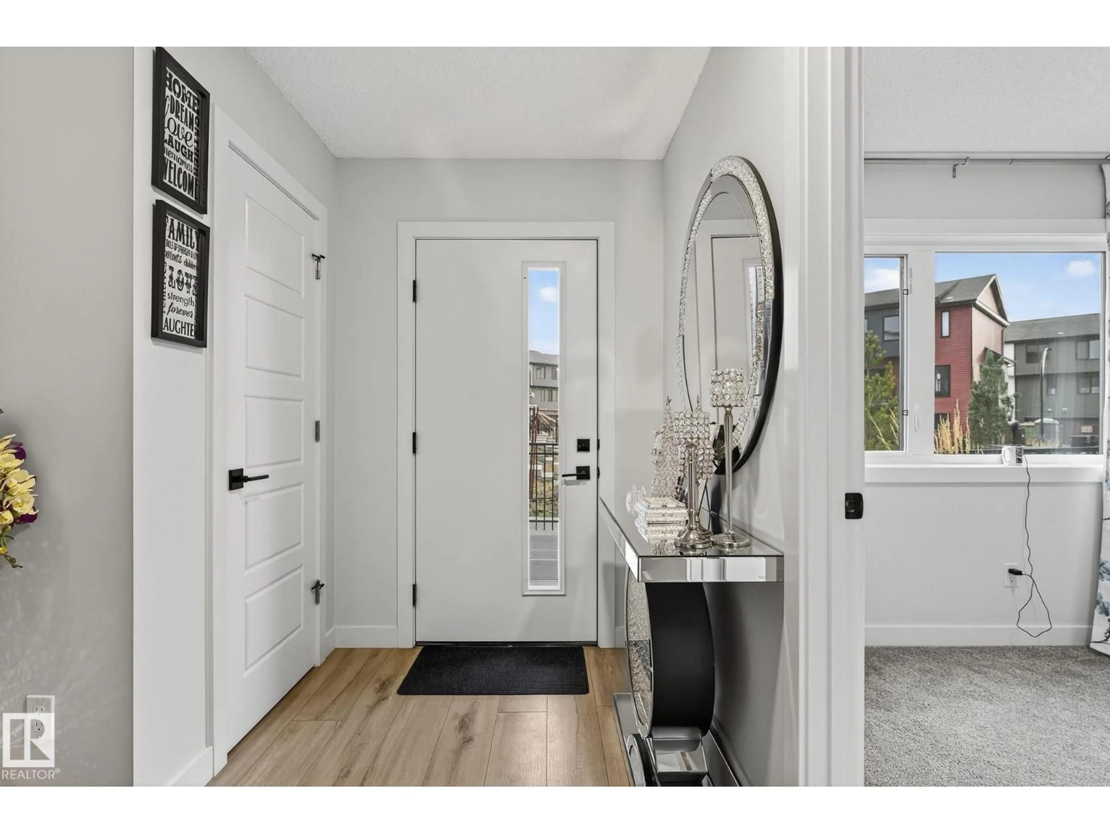 Indoor entryway for #72 - 11910 35 AV, Edmonton Alberta T6W4Z8