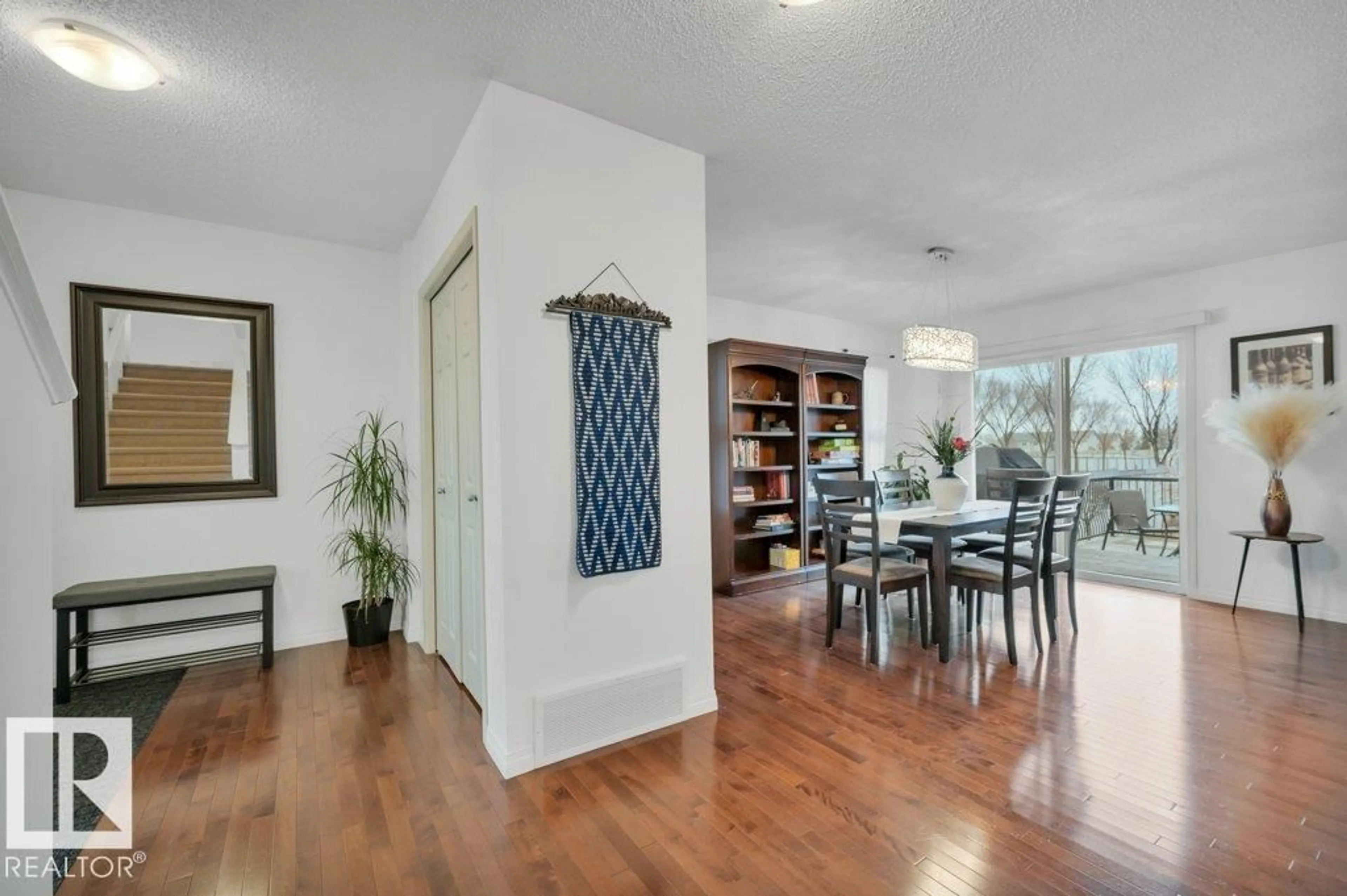 Dining room, unknown for 7620 11 AV, Edmonton Alberta T6X1M7