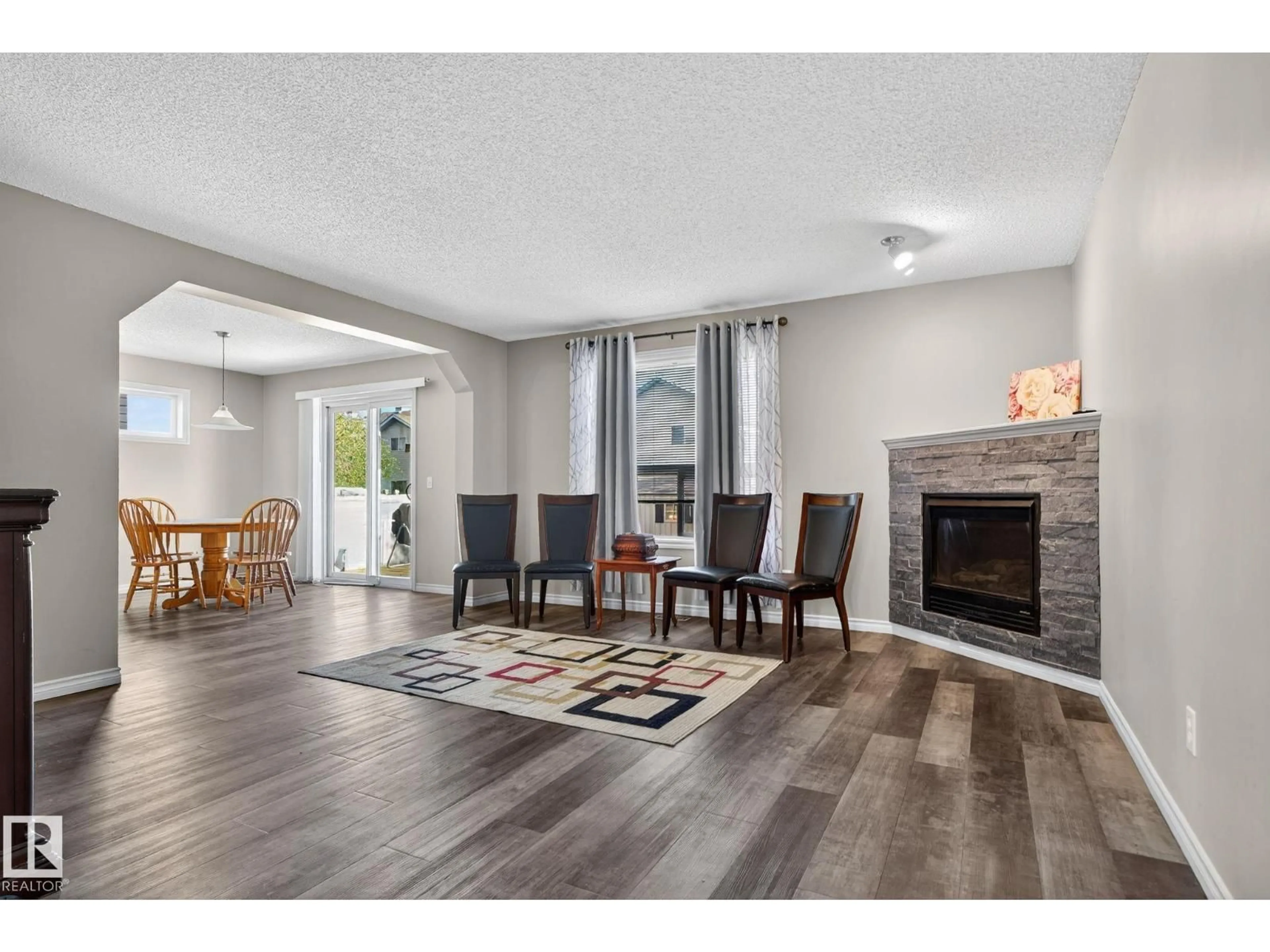 Unknown for 3811 MCLEAN CL, Edmonton Alberta T6W1R4