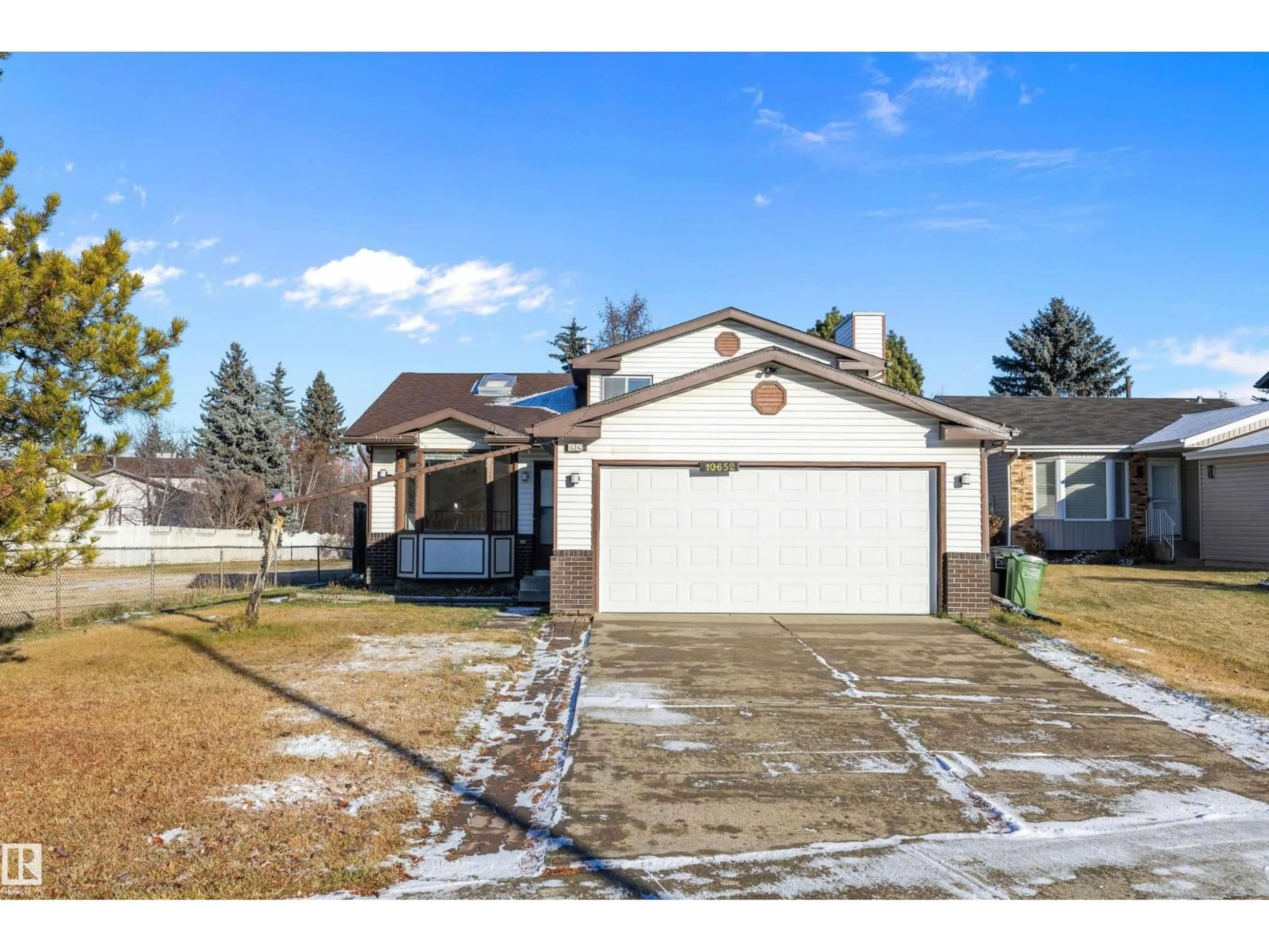 Unknown for 10652 10 AV, Edmonton Alberta T6J6H1