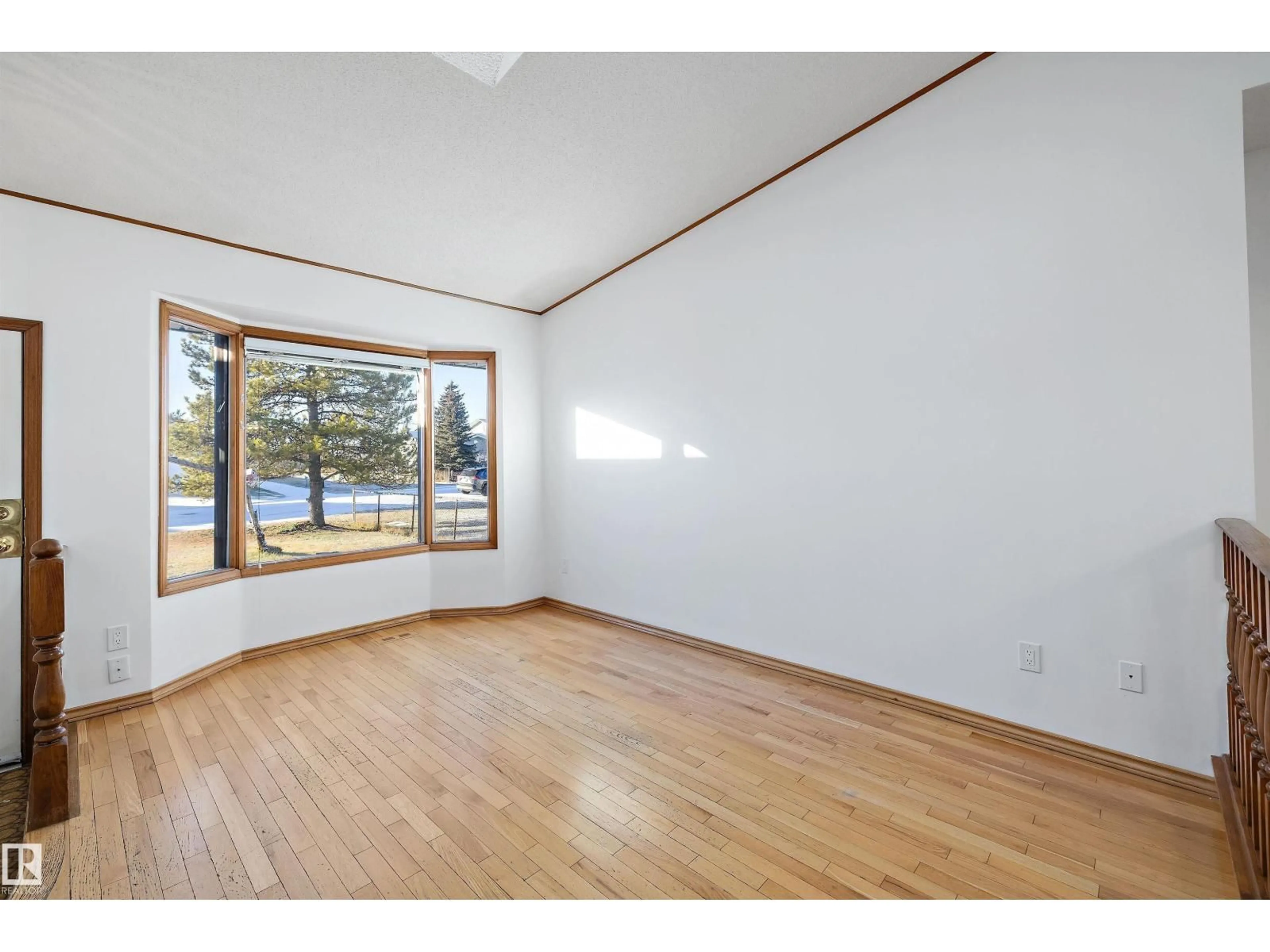 A pic of a room for 10652 10 AV, Edmonton Alberta T6J6H1
