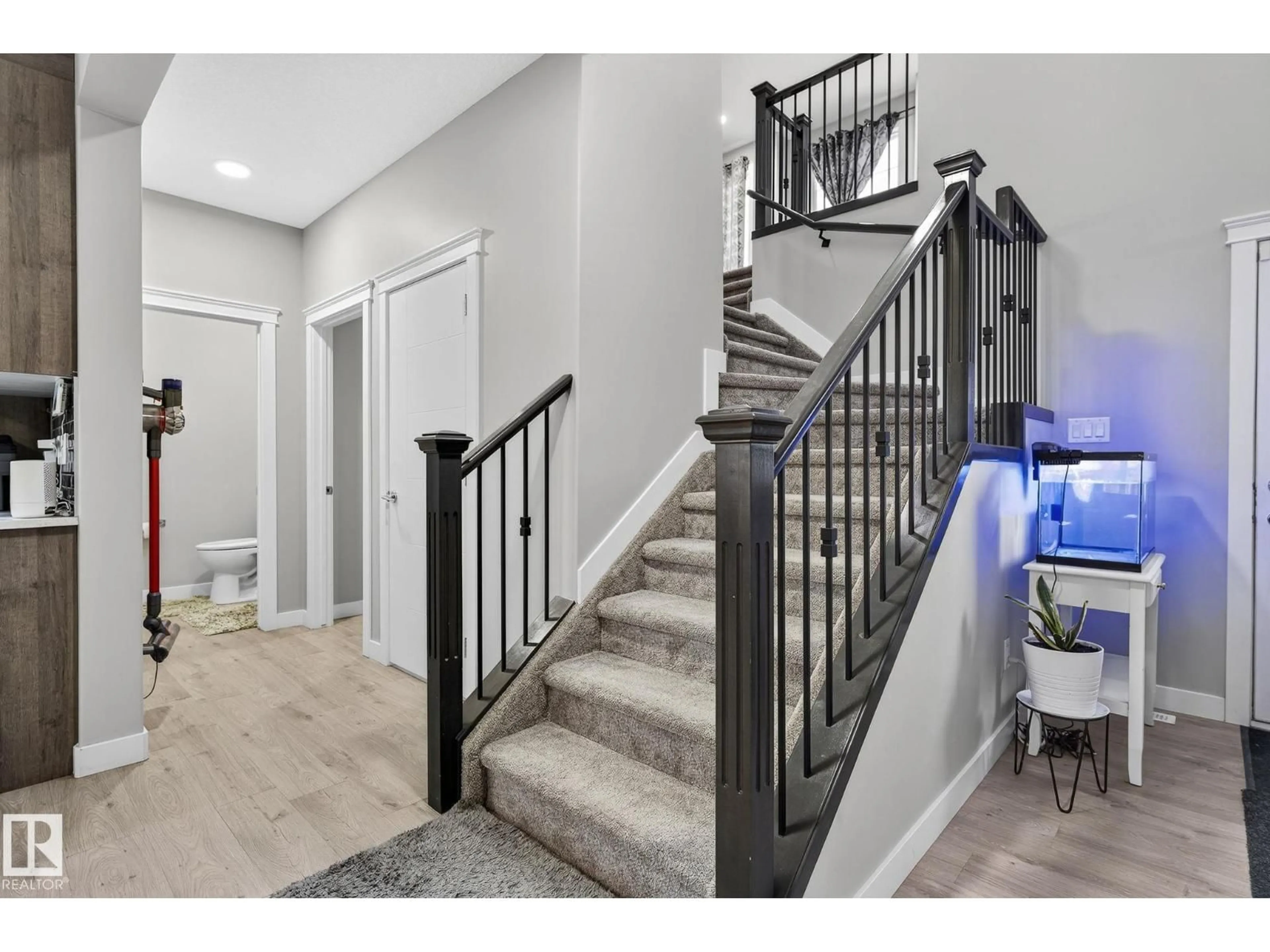 Indoor entryway for 149 AWENTIA ST, Leduc Alberta T9E1H4