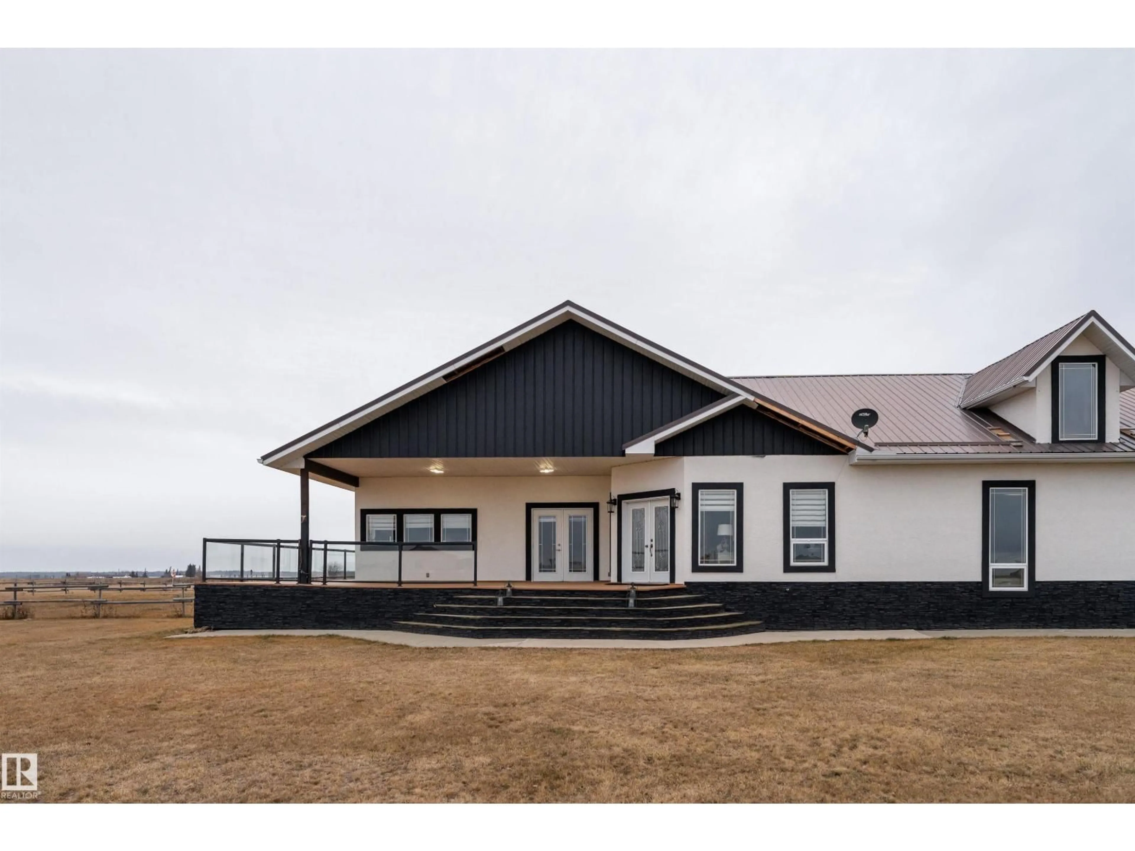 Home with vinyl exterior material, building for 260 - 18 RGE ROAD, Rural Westlock County Alberta T7P2P5