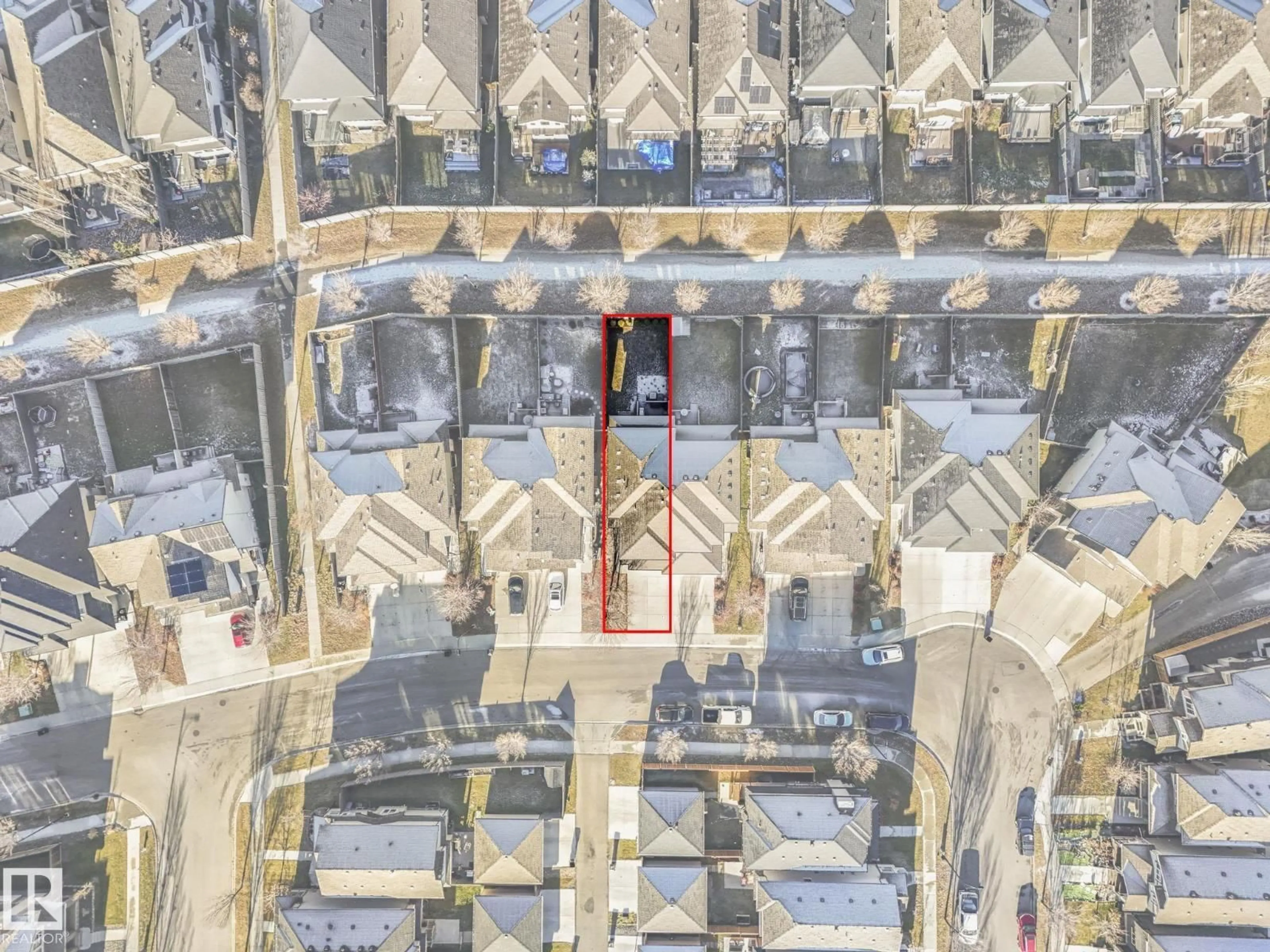 A pic from outside/outdoor area/front of a property/back of a property/a pic from drone, street for 4049 ALLAN CR, Edmonton Alberta T6W0L2