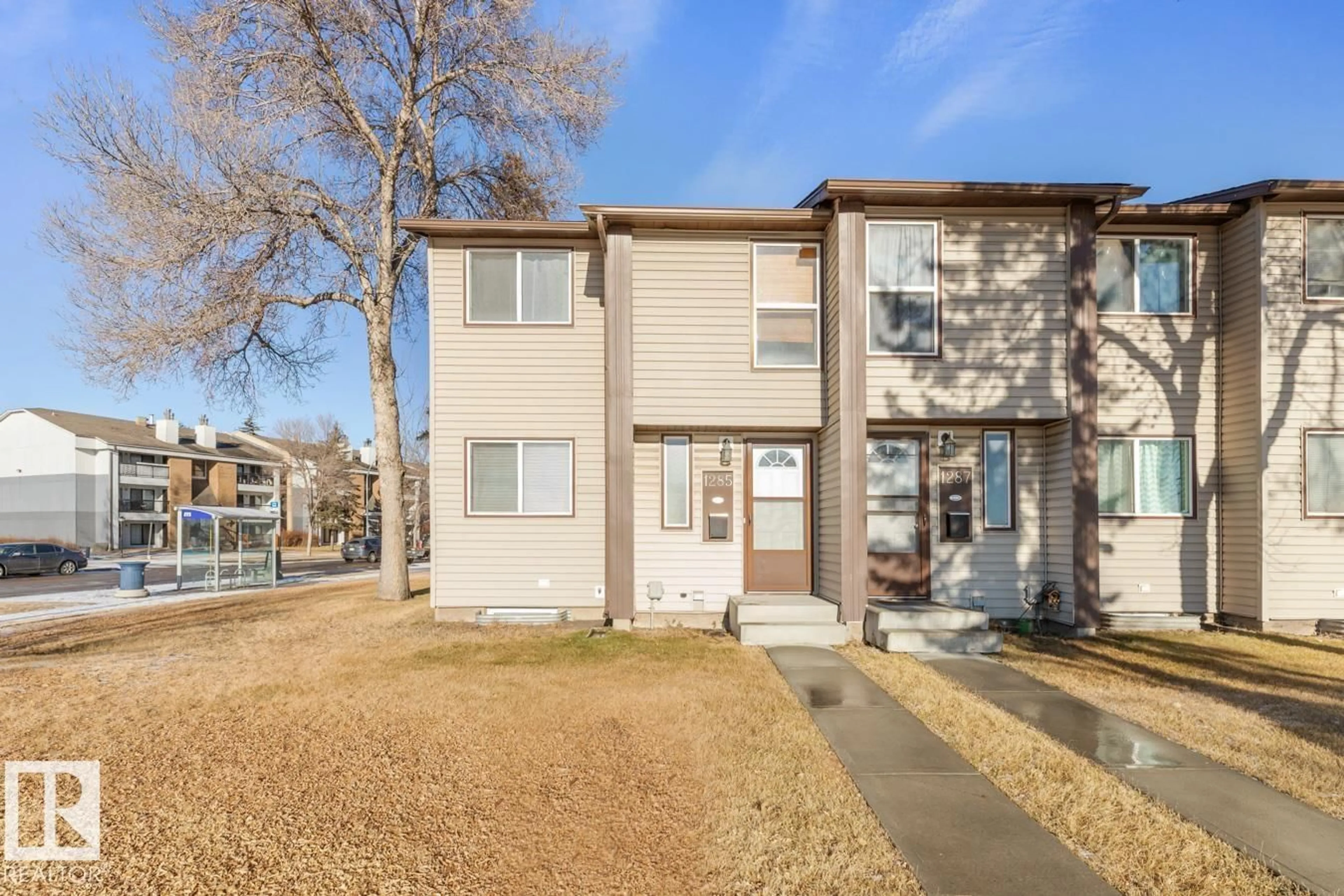A pic from outside/outdoor area/front of a property/back of a property/a pic from drone, street for 1285 HOOKE RD, Edmonton Alberta T5A4A5