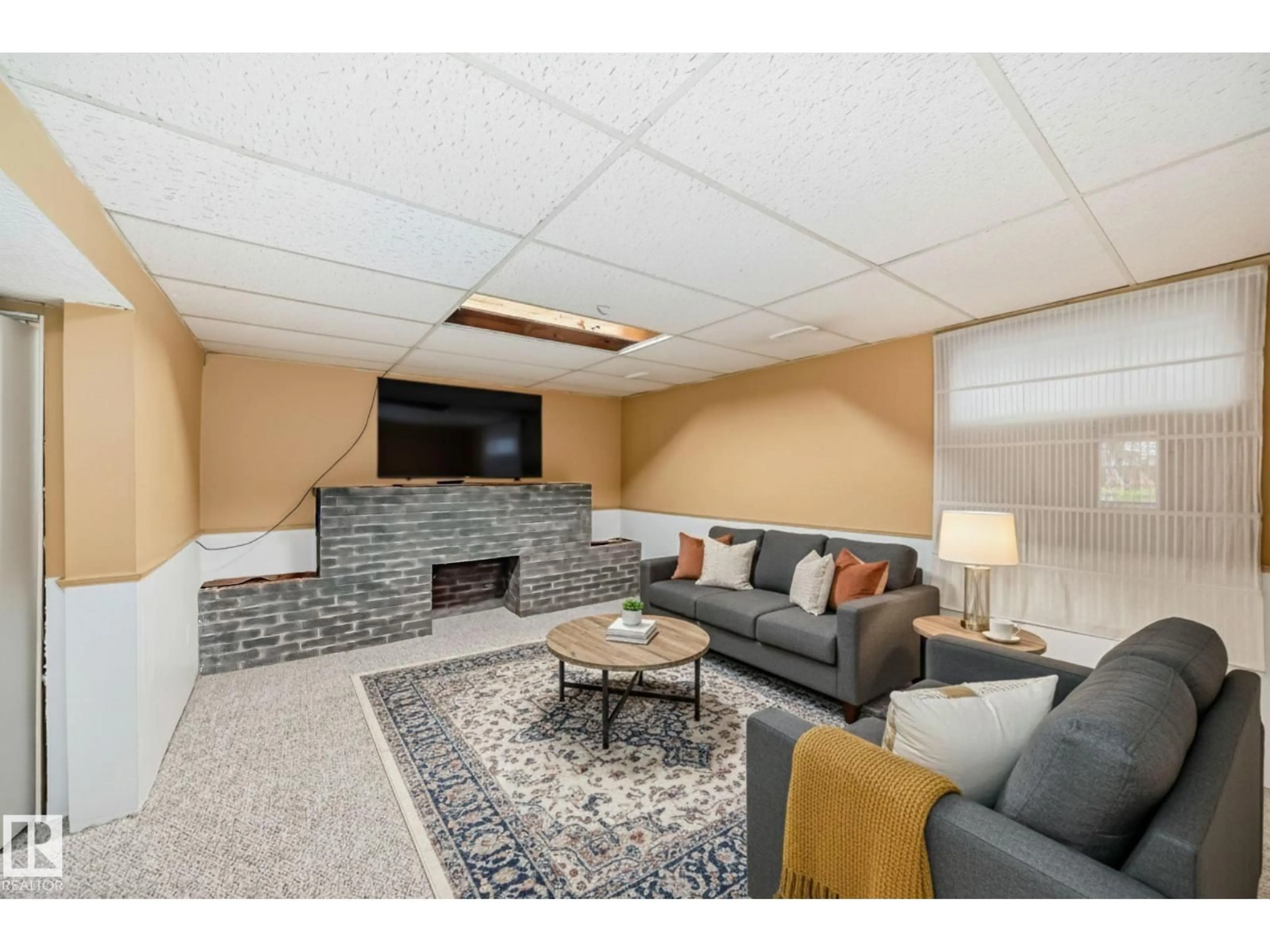 Unknown for 4037 114 AV, Edmonton Alberta T5W0S9