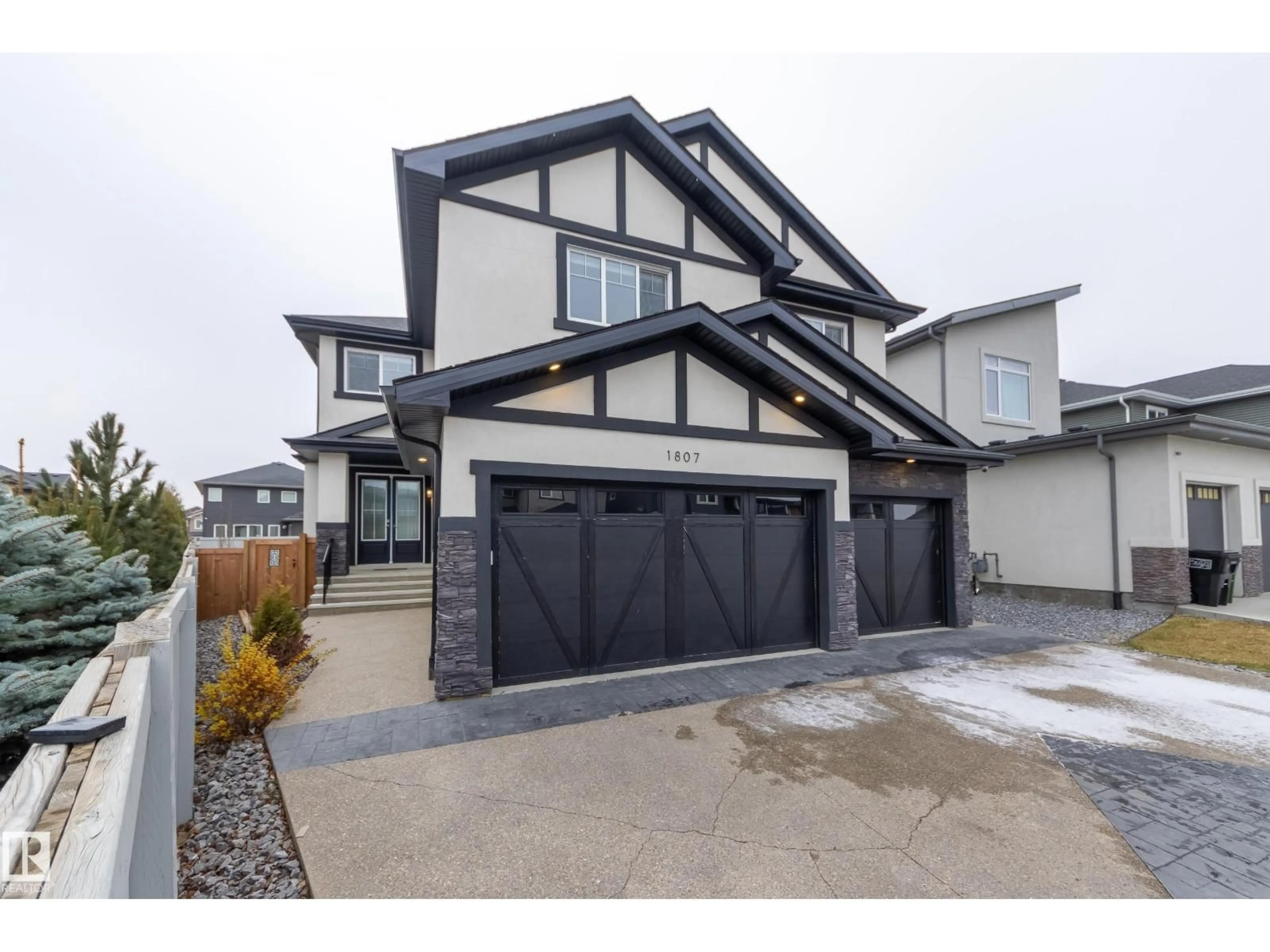 Unknown for 1807 ADAMSON PT, Edmonton Alberta T6W2N7
