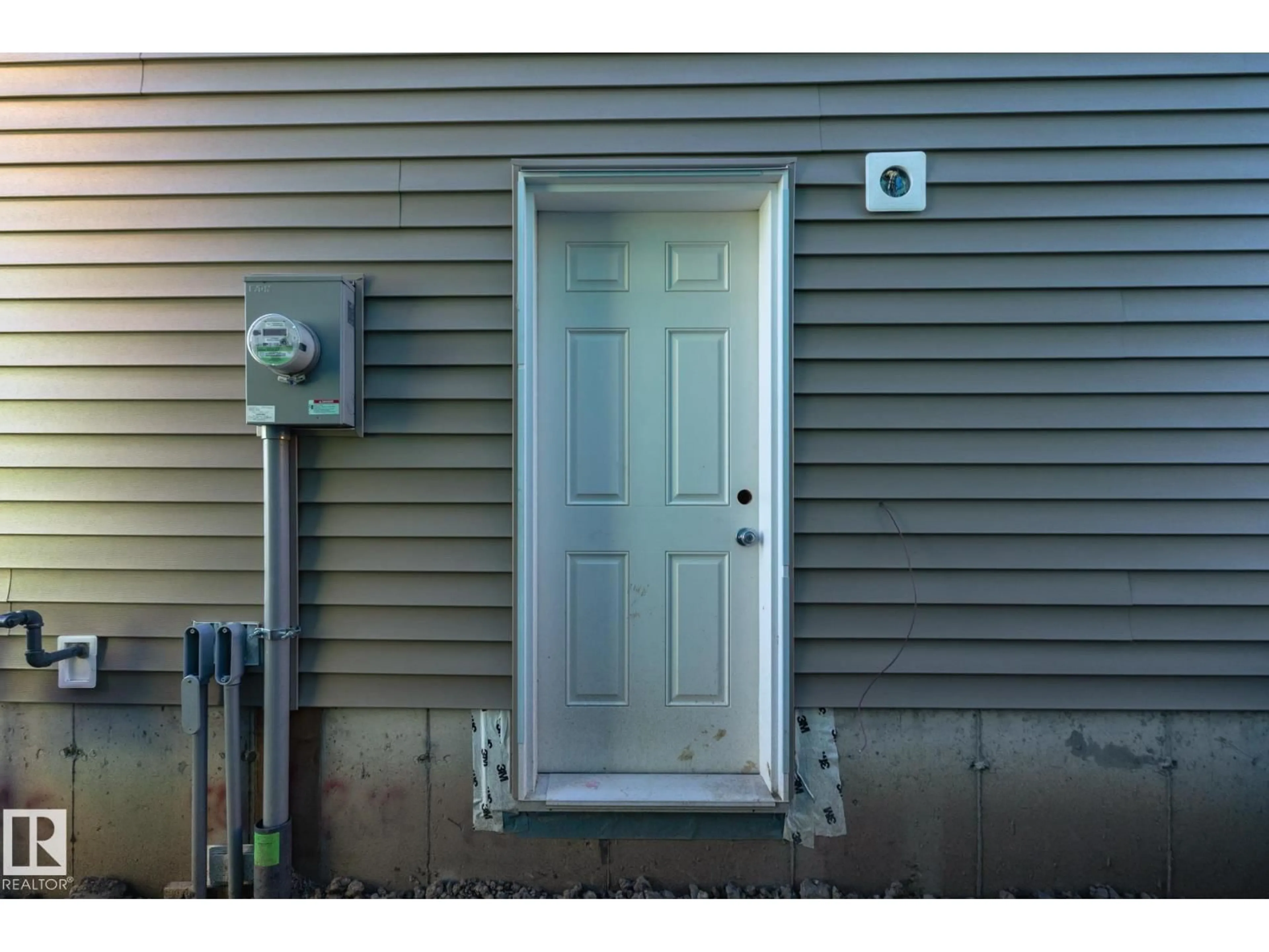 Home with vinyl exterior material, street for 86 GLADSTONE BN, Spruce Grove Alberta T7X4E6