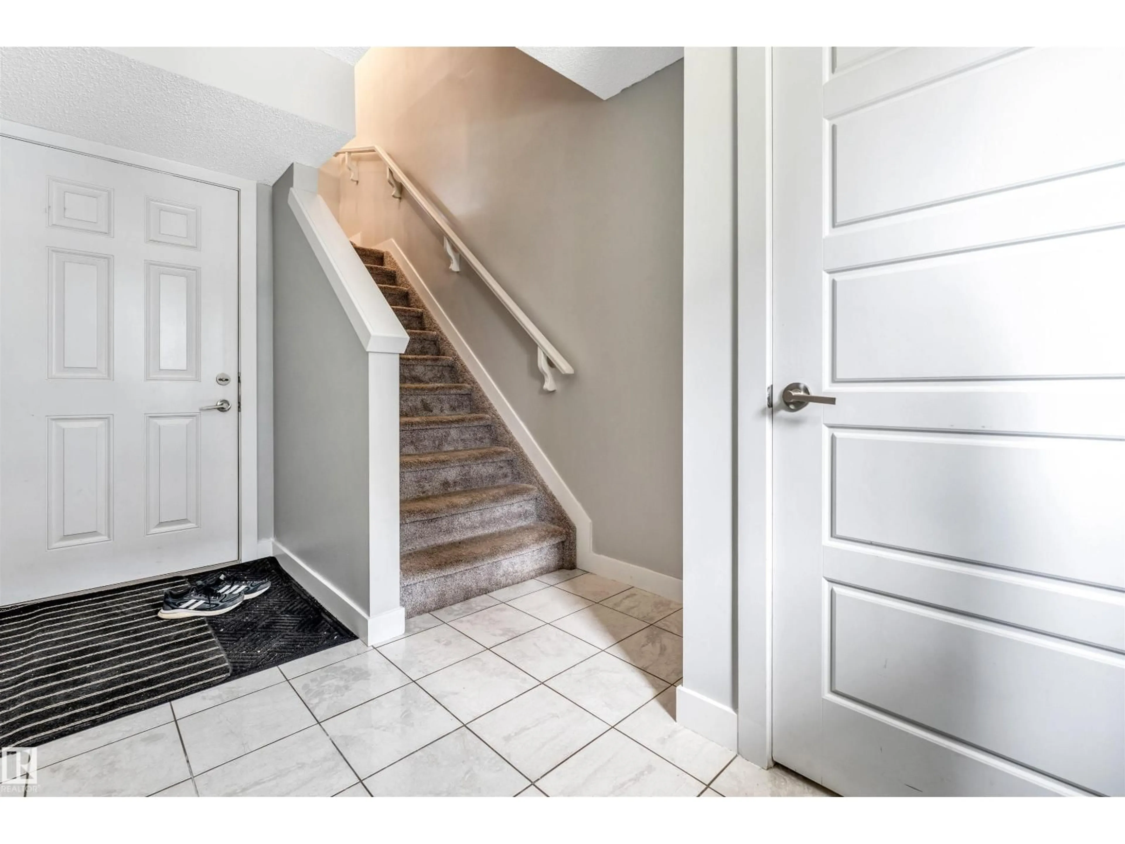 Indoor entryway for #57 - 2215 24 ST, Edmonton Alberta T6T1A6