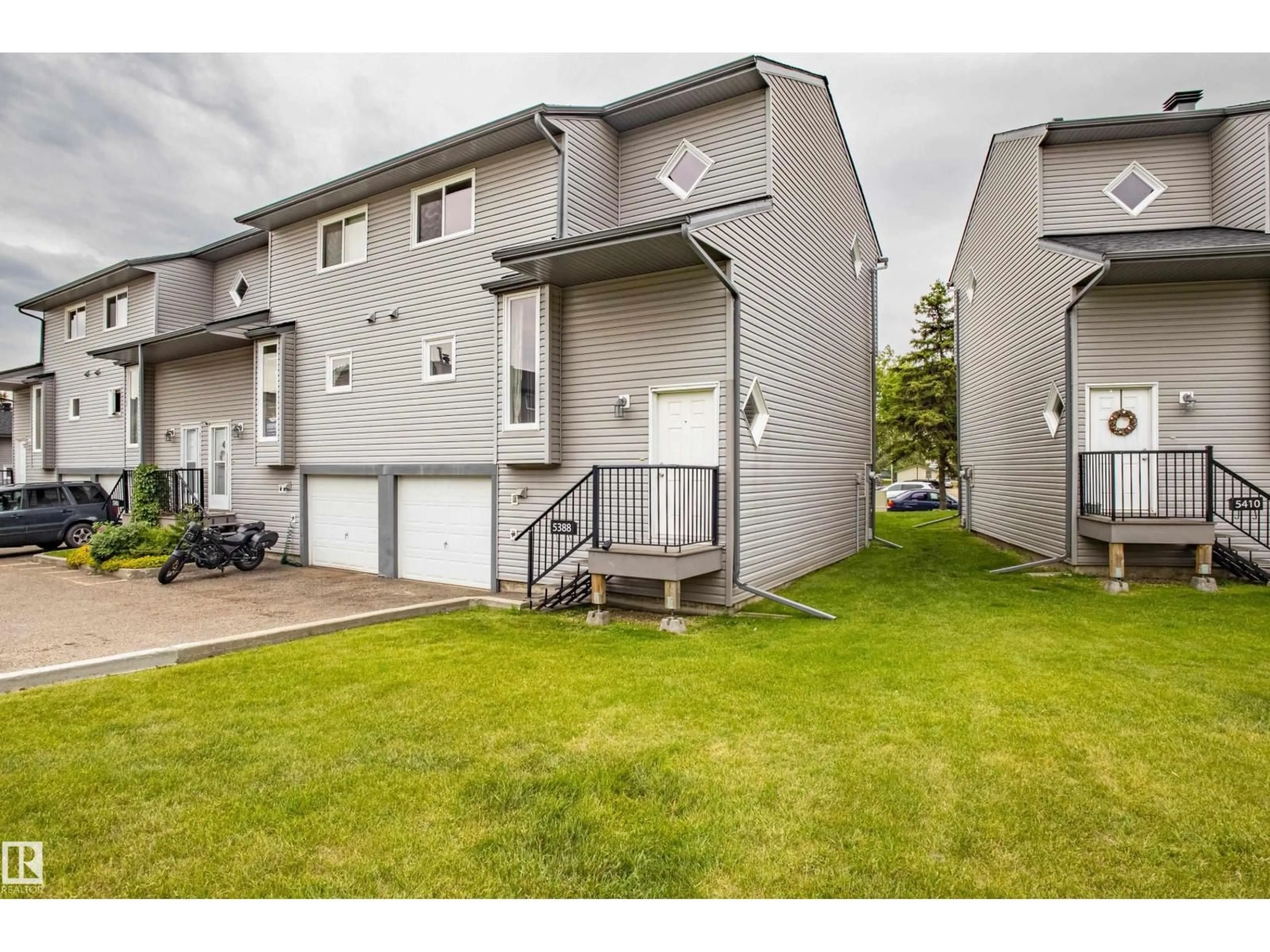 Unknown for 5388 38A AV NW, Edmonton Alberta T6L2H4