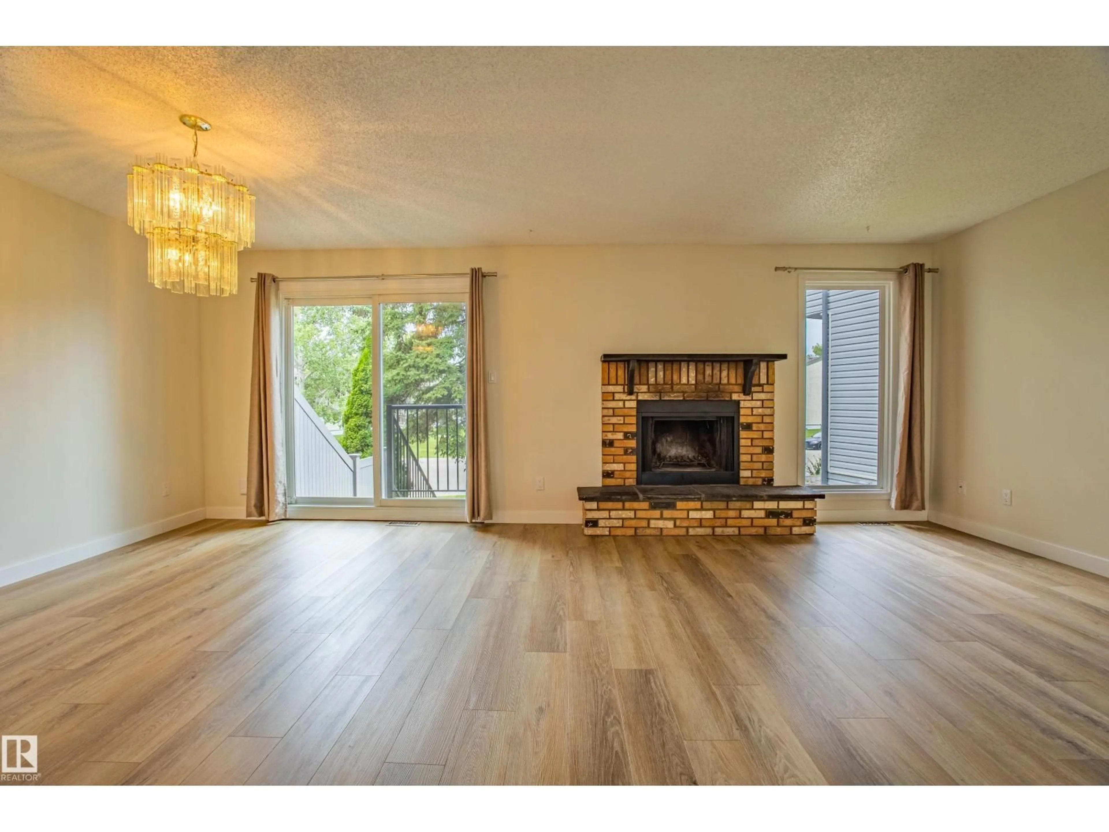 Unknown for 5388 38A AV NW, Edmonton Alberta T6L2H4