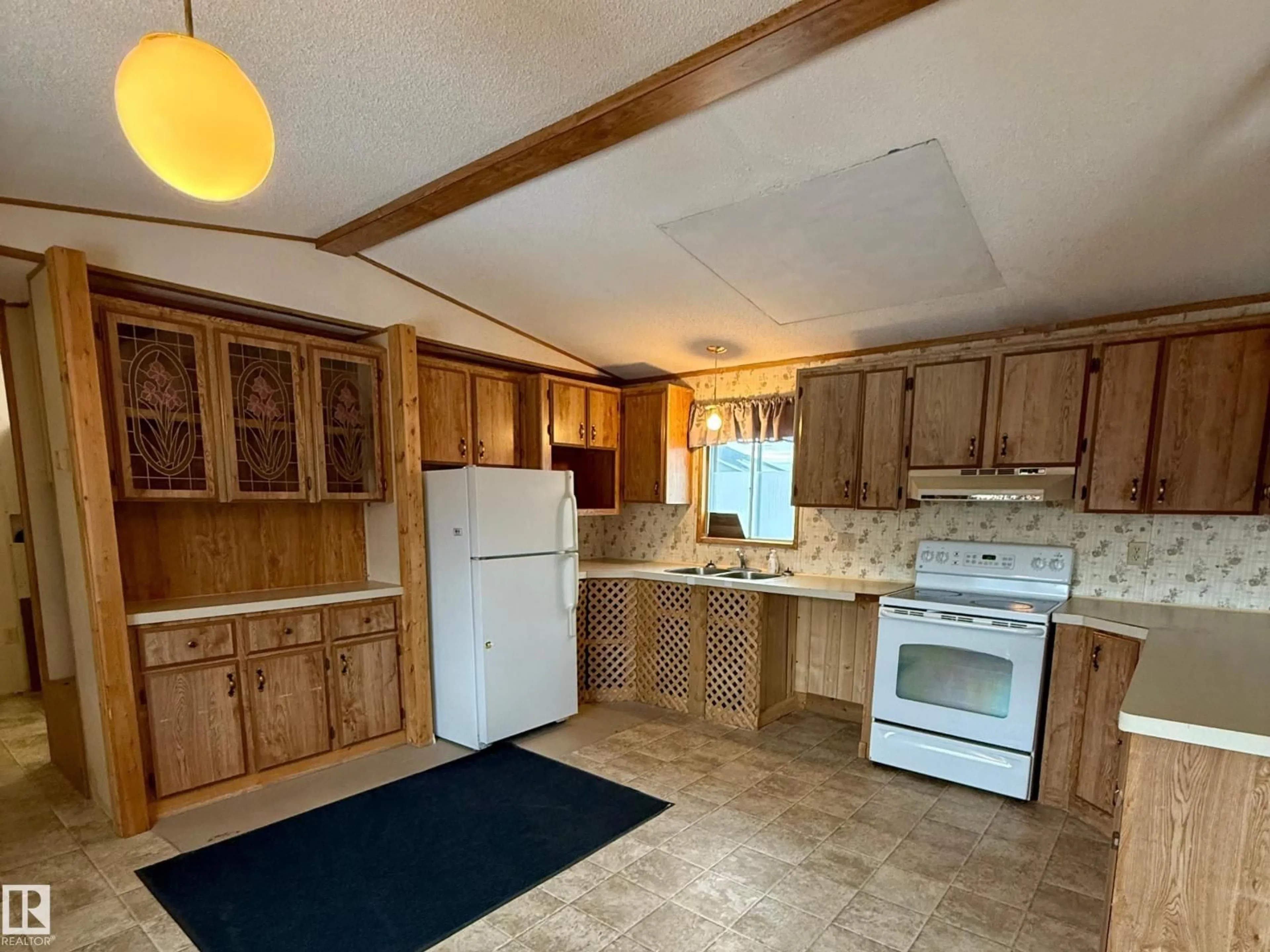 Standard kitchen, unknown for 62 4405 50 AV, Cold Lake Alberta T9M1Z4