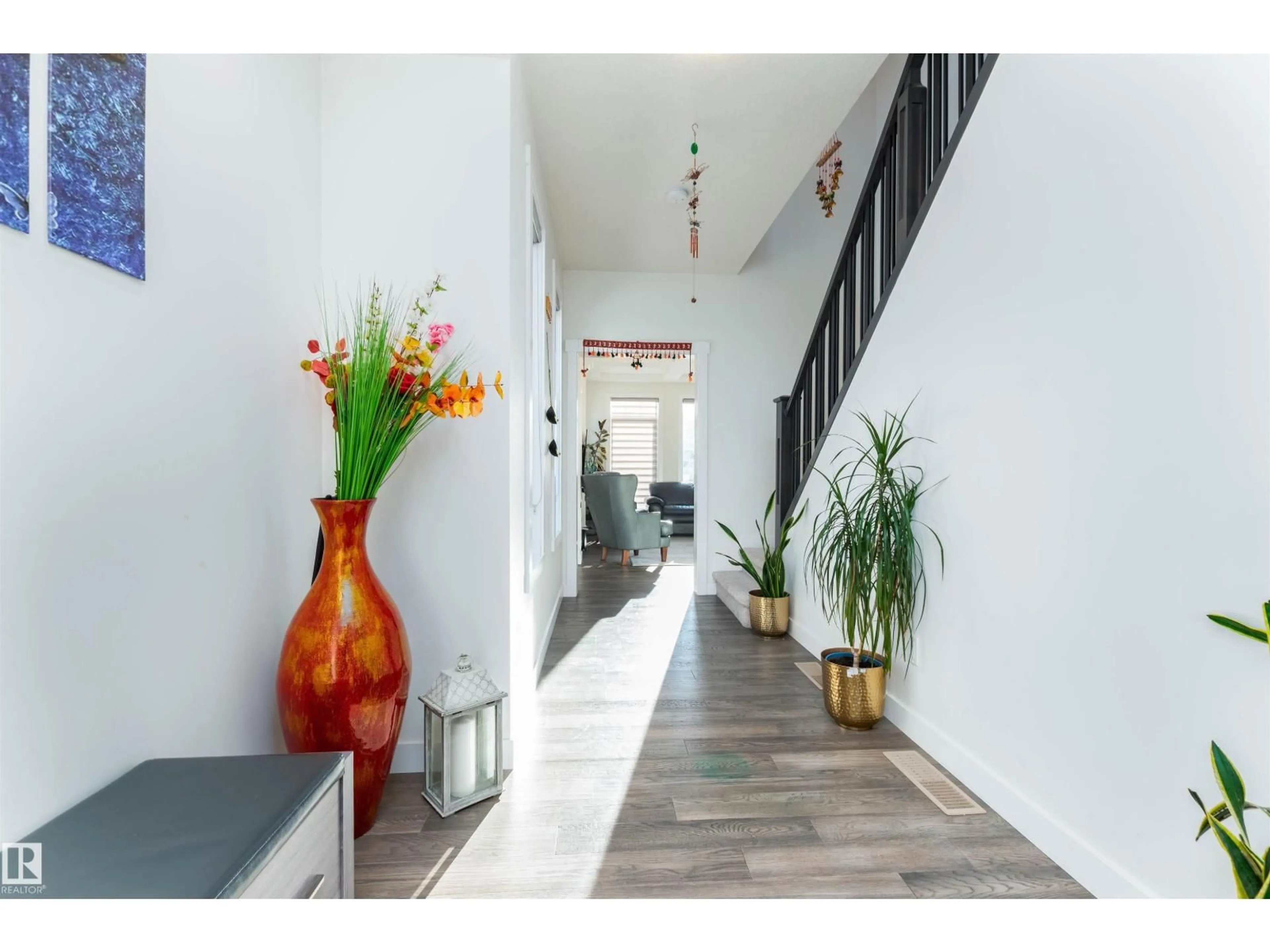 Indoor foyer for 49 AINSLEY WY, Sherwood Park Alberta T8H1A1