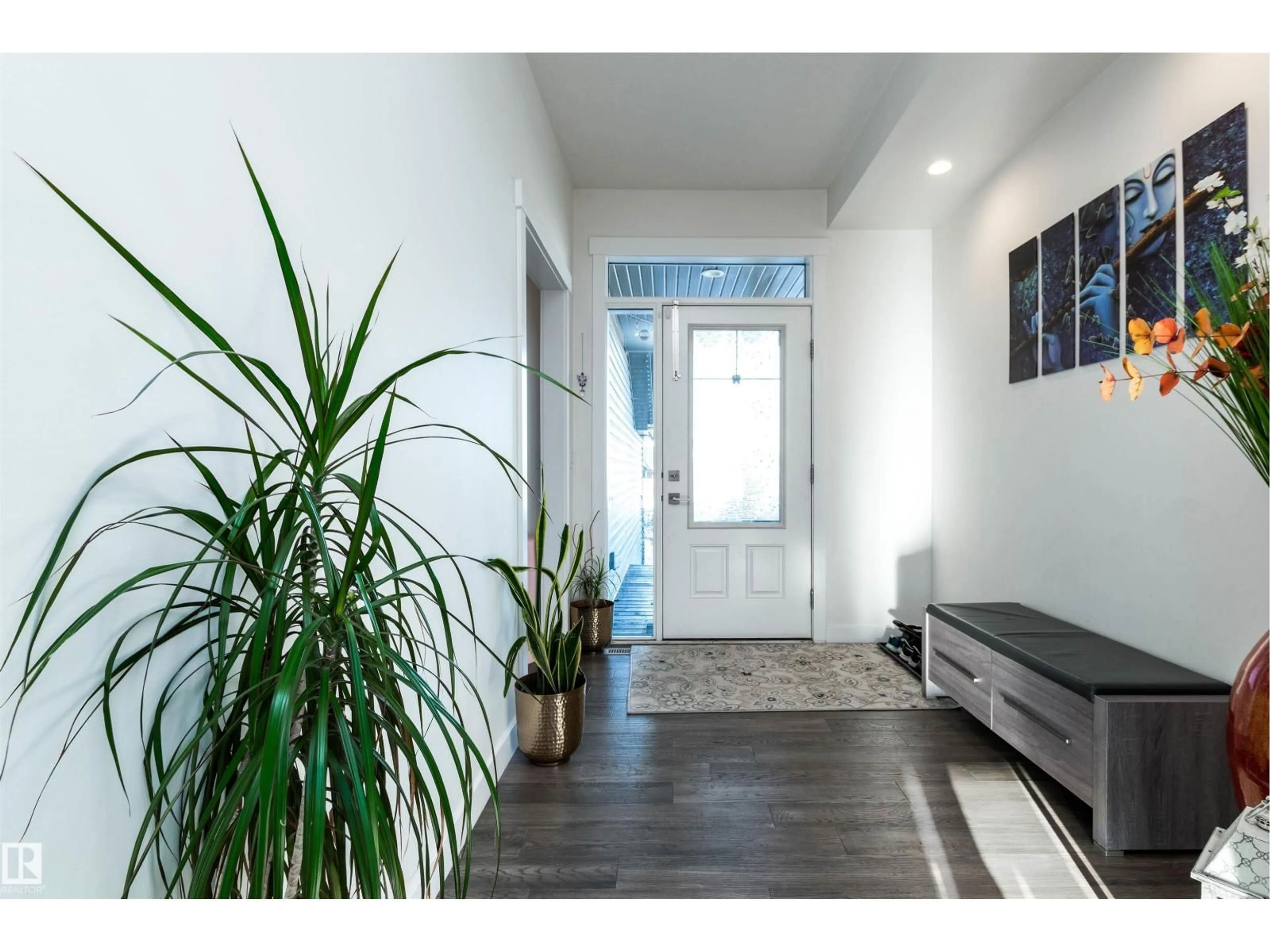 Indoor entryway for 49 AINSLEY WY, Sherwood Park Alberta T8H1A1