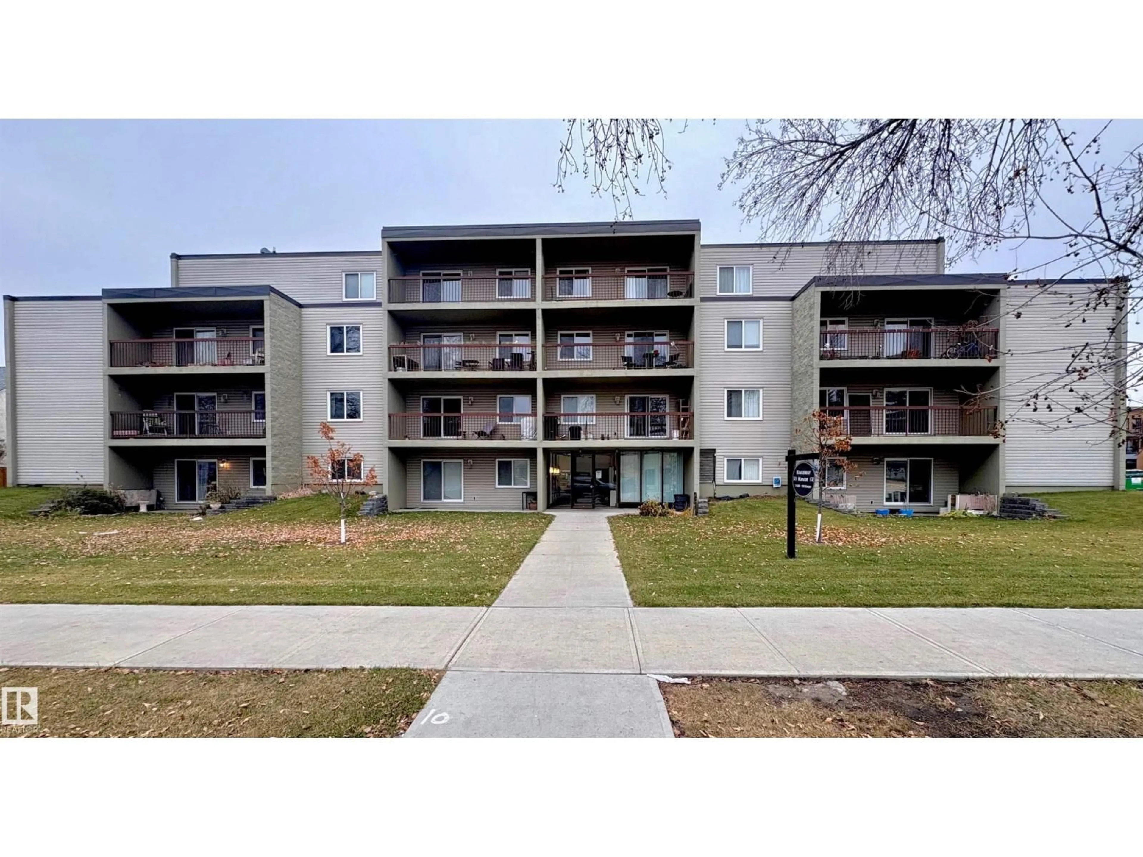 A pic from outside/outdoor area/front of a property/back of a property/a pic from drone, unknown for 202 - 11026 106 ST NW, Edmonton Alberta T5H2Y4