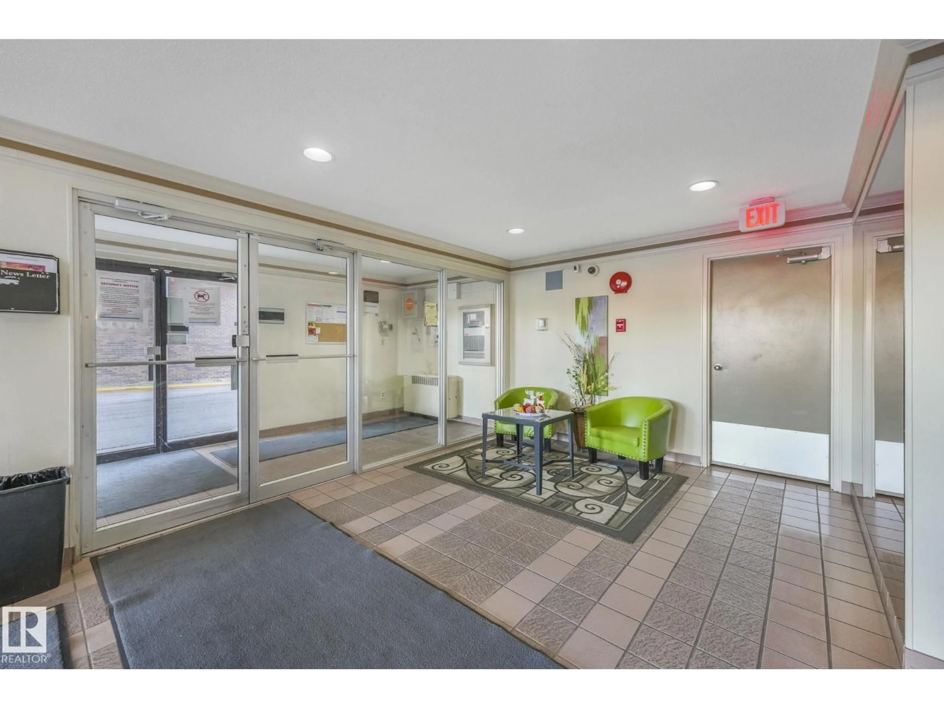 Indoor foyer for #201 - 4404 122 ST, Edmonton Alberta T6J4A9