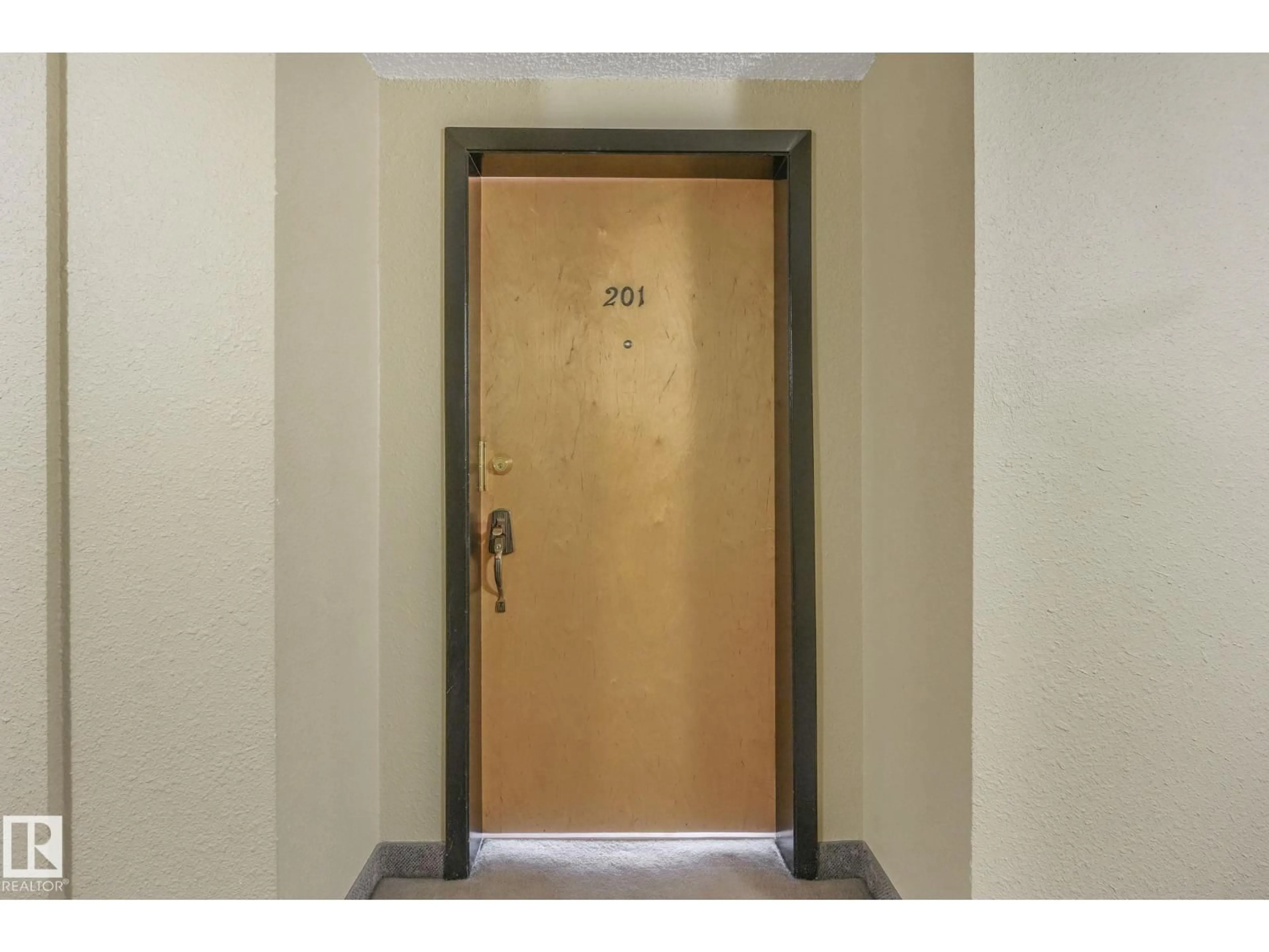 Indoor foyer for #201 - 4404 122 ST, Edmonton Alberta T6J4A9