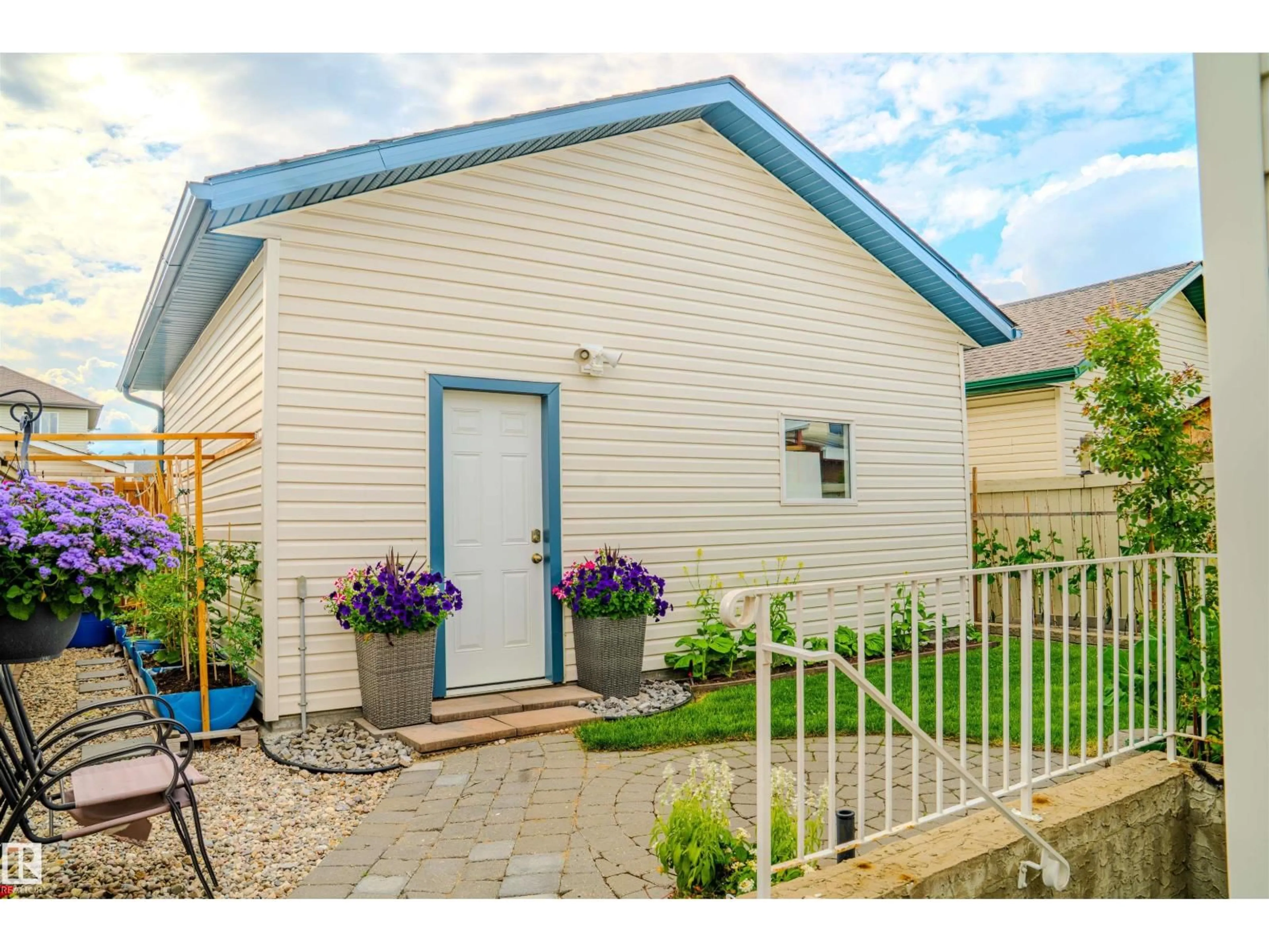 Unknown for 620 88 ST, Edmonton Alberta T6X1E1