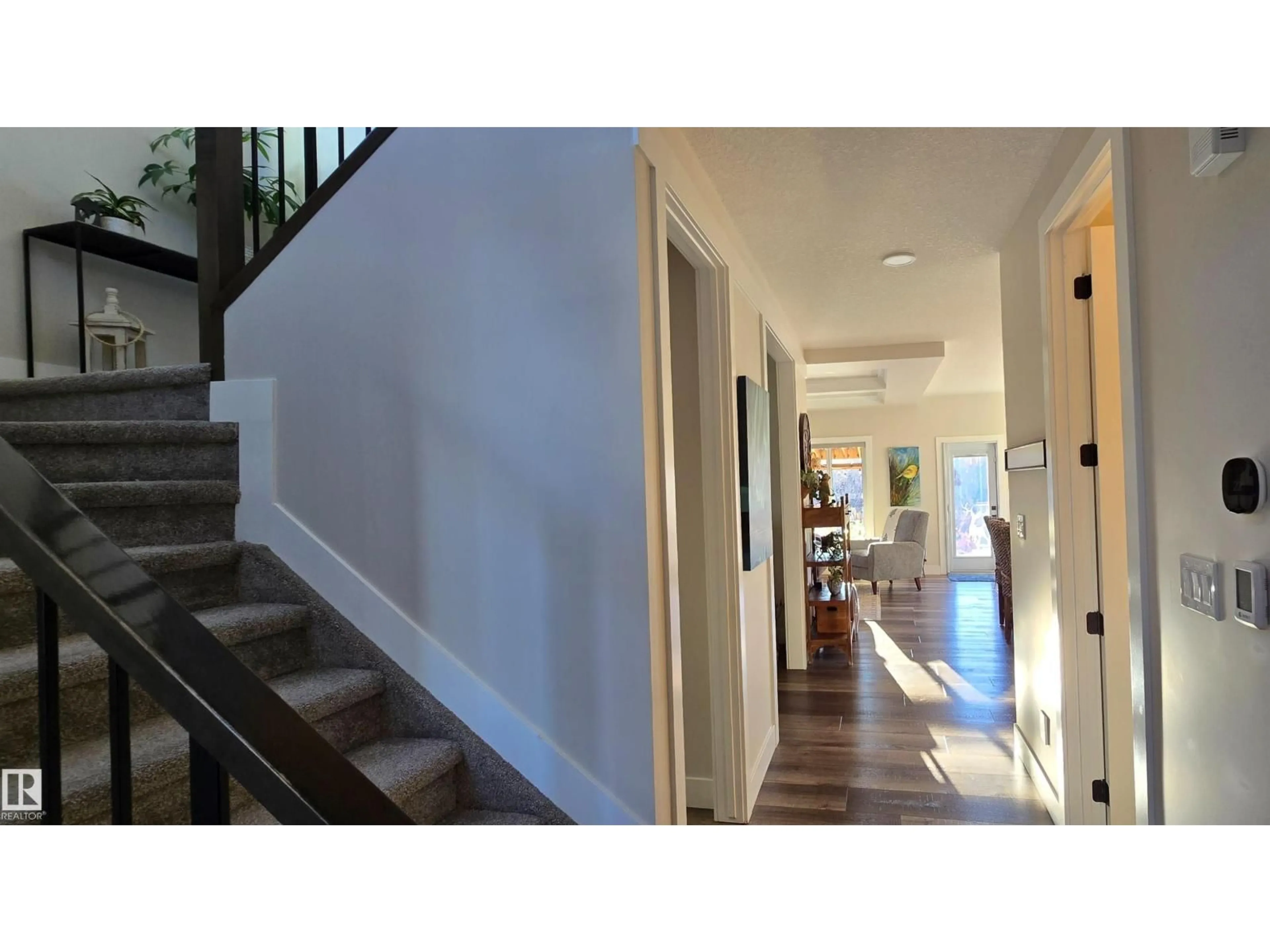 Indoor entryway for 20431 128 AV, Edmonton Alberta T5S0N4