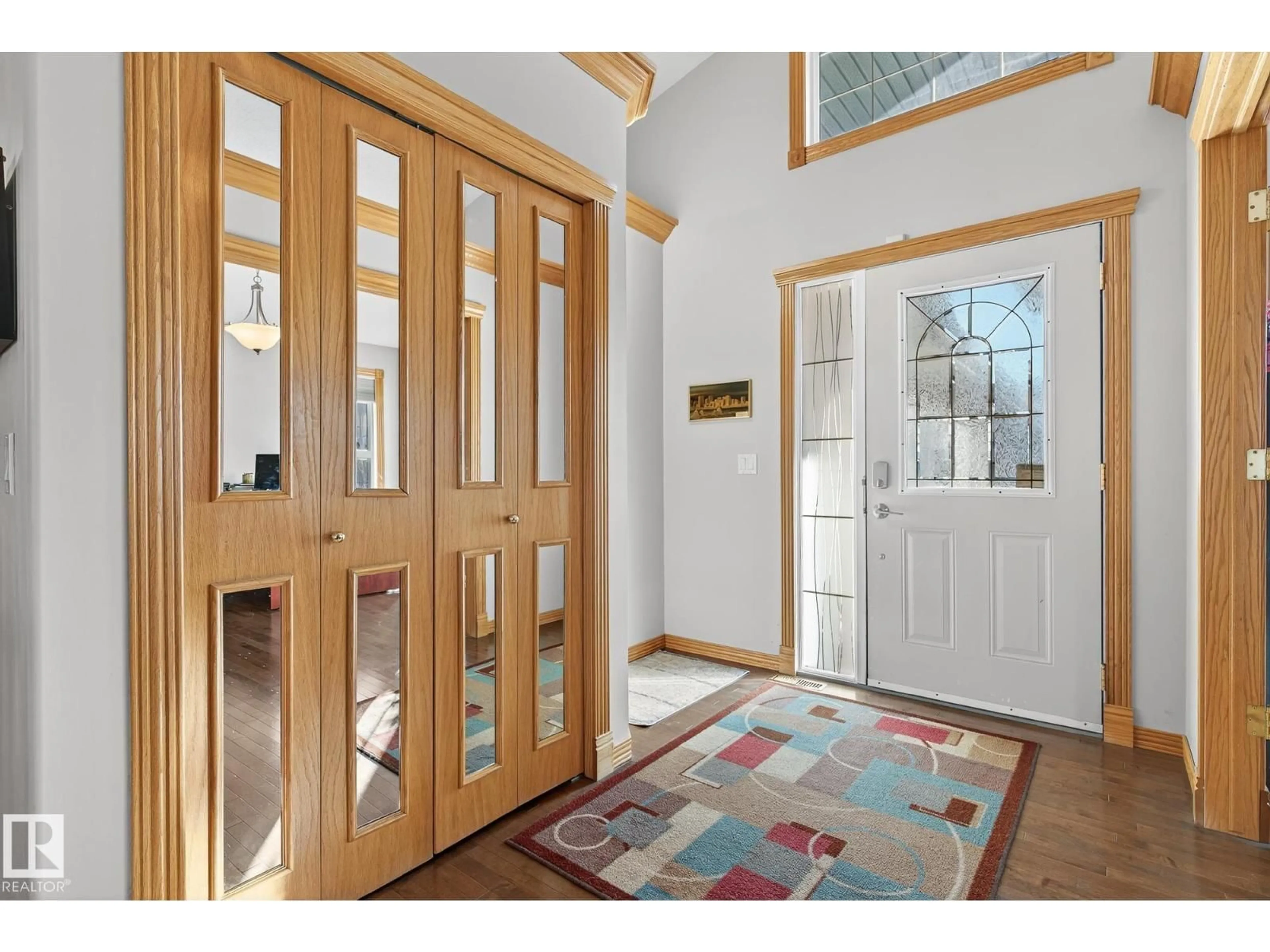 Indoor entryway for 20756 90 AV, Edmonton Alberta T5T1T4