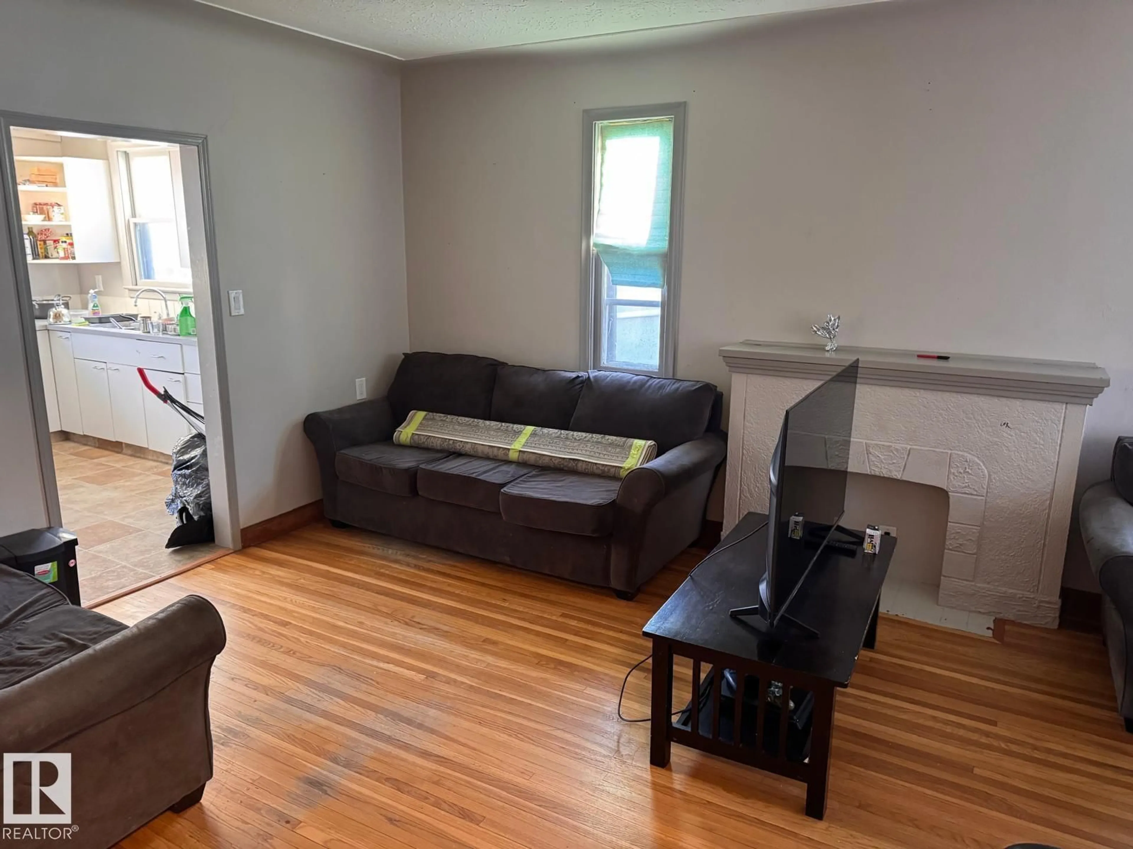 A pic of a room for 13129 101 ST, Edmonton Alberta T5E4G1