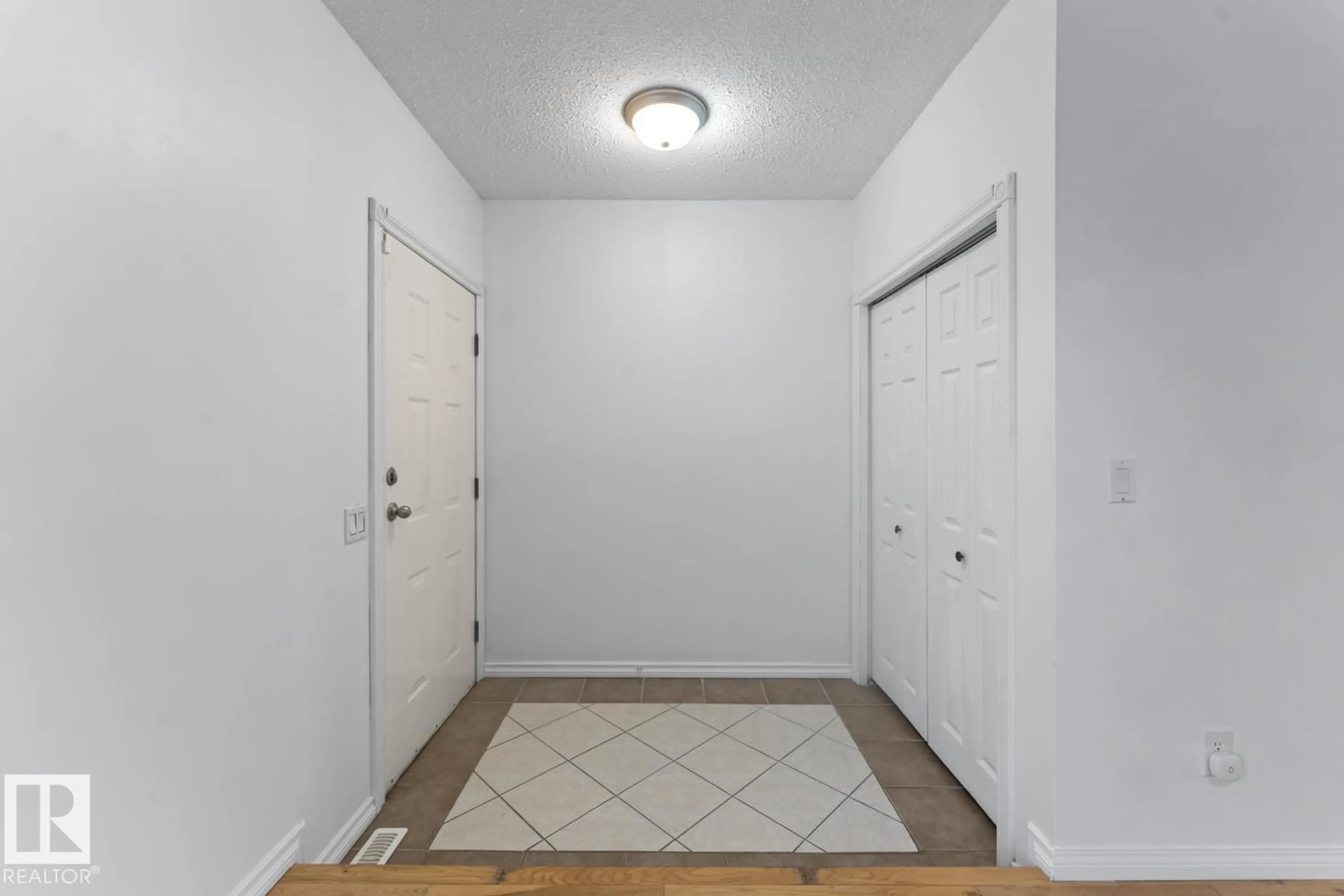Indoor entryway for 1915 5 AV, Cold Lake Alberta T9M1B7