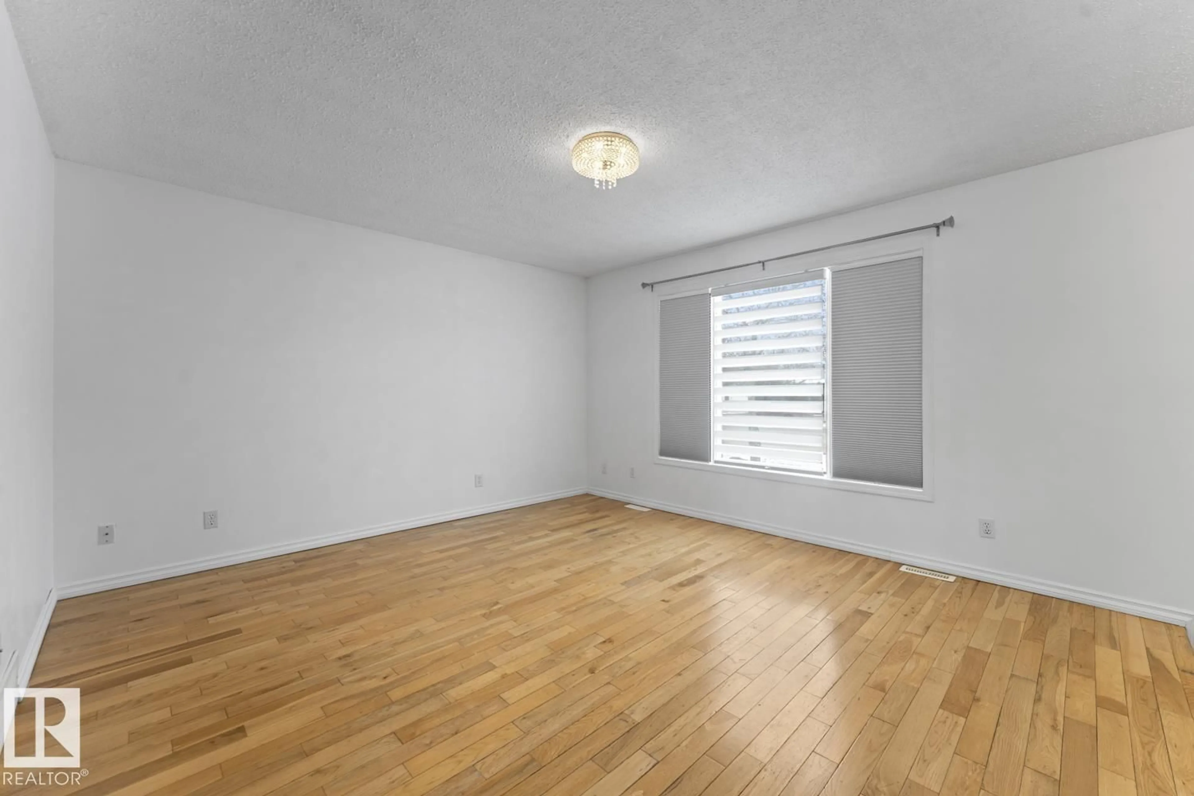 A pic of a room for 1915 5 AV, Cold Lake Alberta T9M1B7