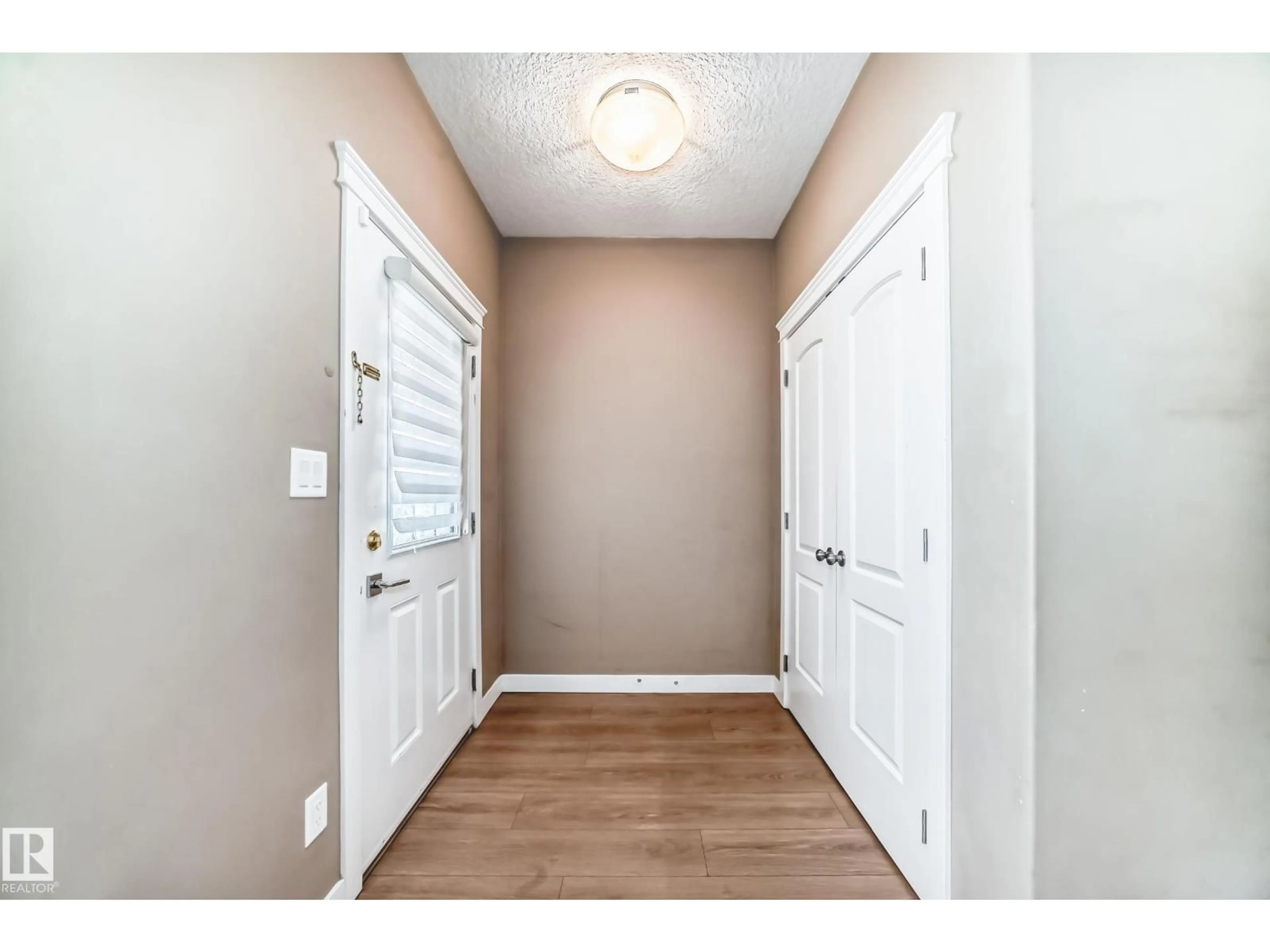 Indoor entryway for SW - 6938 CARDINAL WD, Edmonton Alberta T6W2Y3