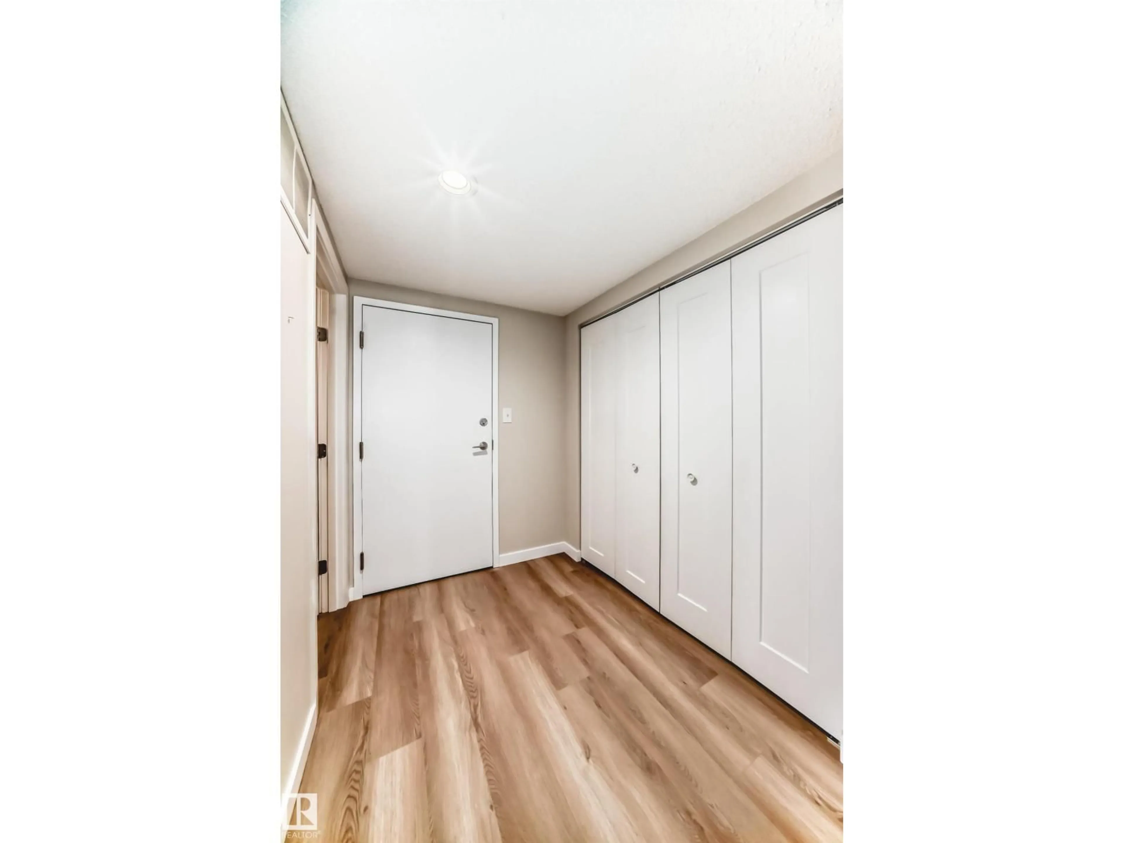 Unknown for #106 - 6208 180 ST NW, Edmonton Alberta T5T2T2