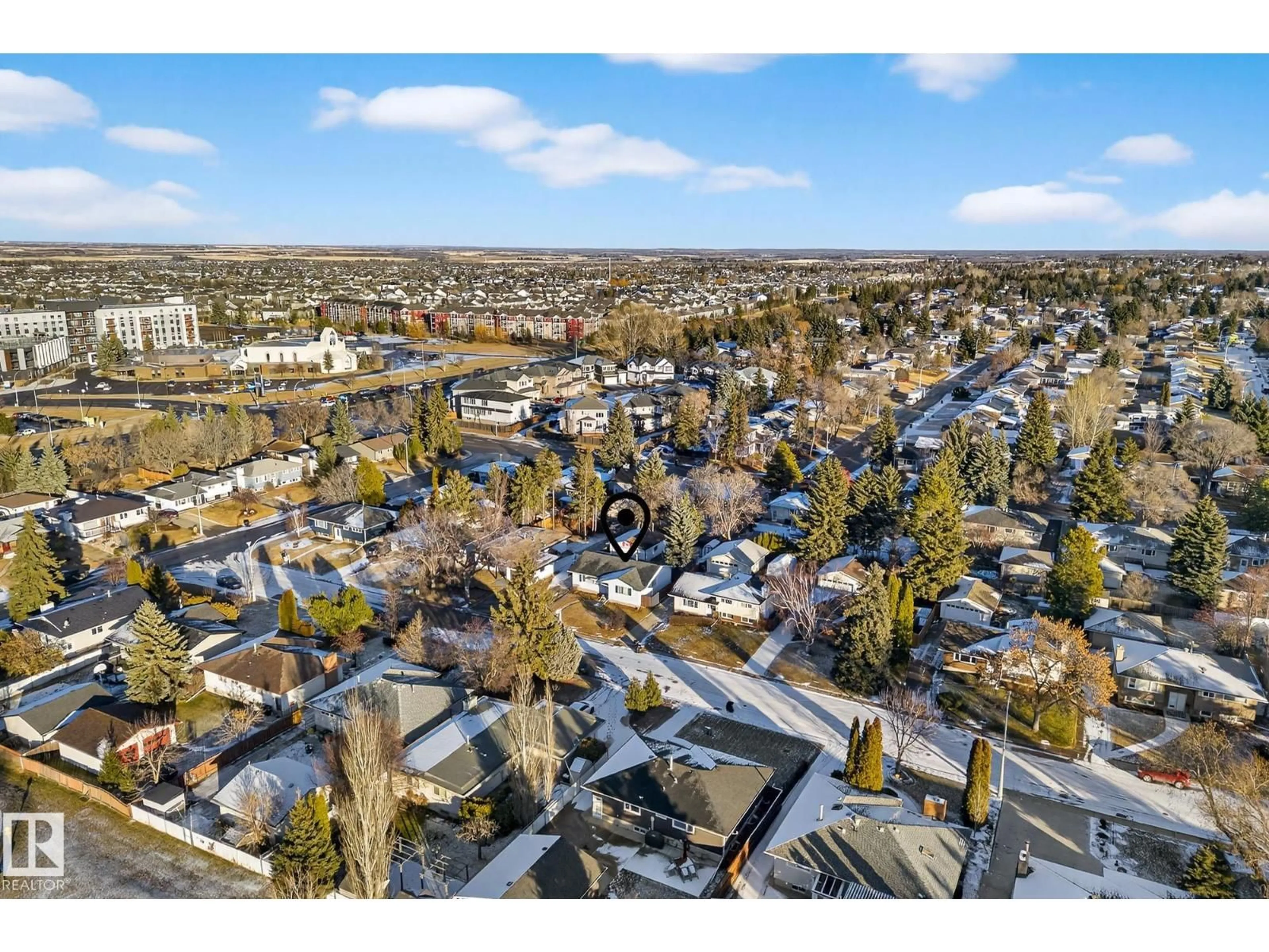 A pic from outside/outdoor area/front of a property/back of a property/a pic from drone, unknown for 19 GRANT AV, Sherwood Park Alberta T8A3B7