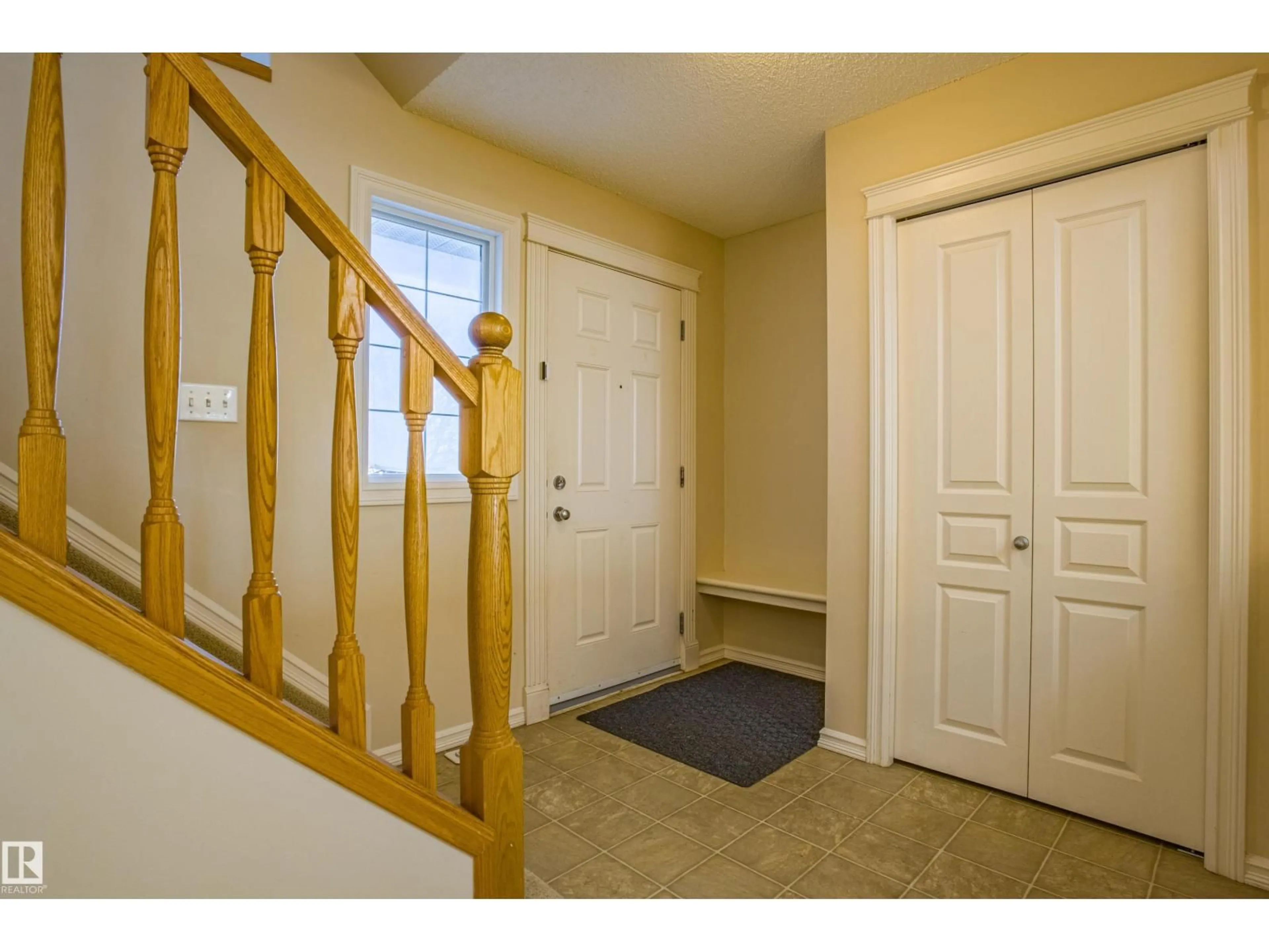 Indoor entryway for 1253 LATTA CR, Edmonton Alberta T6R3P6