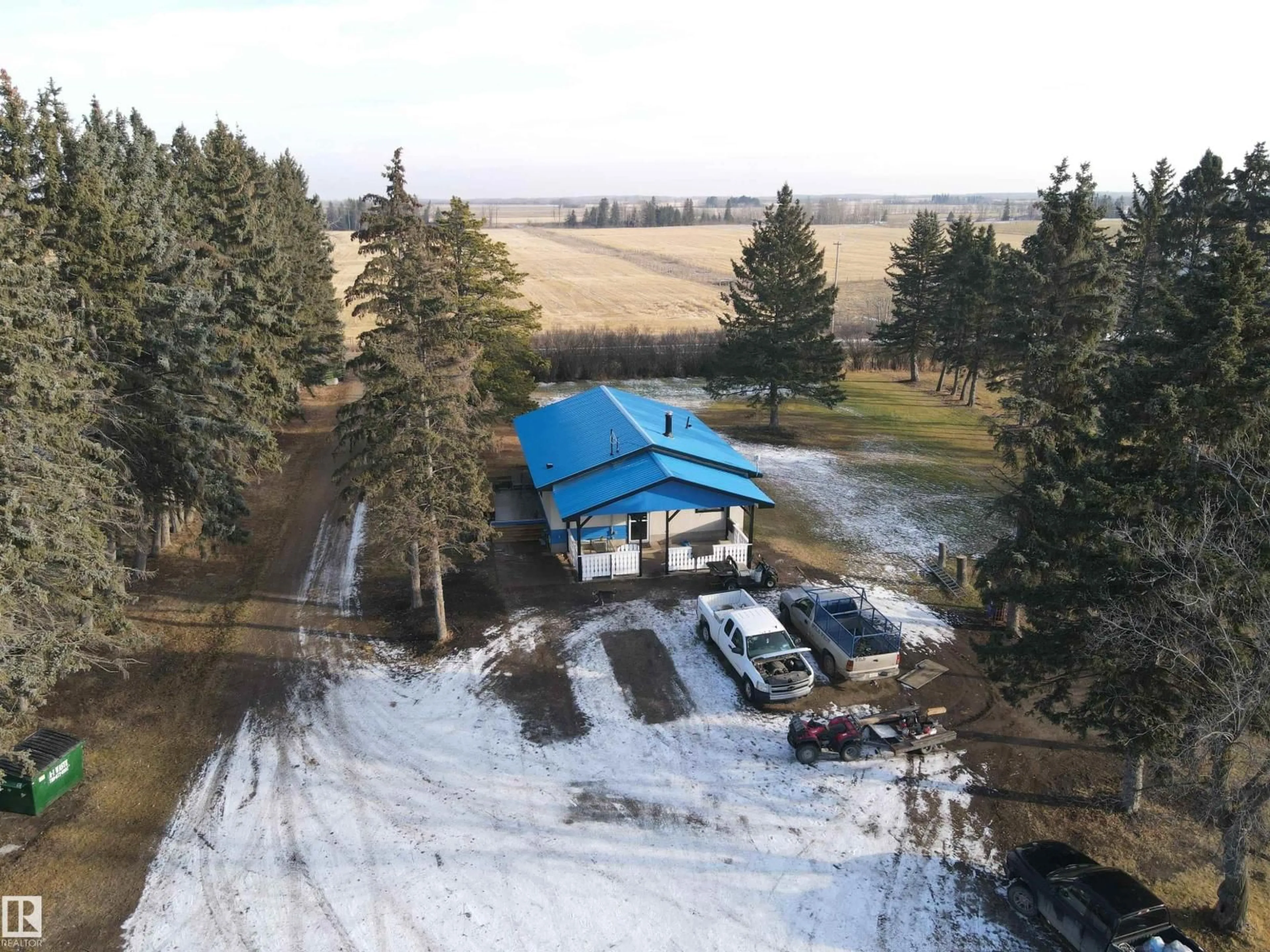 A pic from outside/outdoor area/front of a property/back of a property/a pic from drone, unknown for 49054 RGE RD 13, Rural Leduc County Alberta T0C2P0