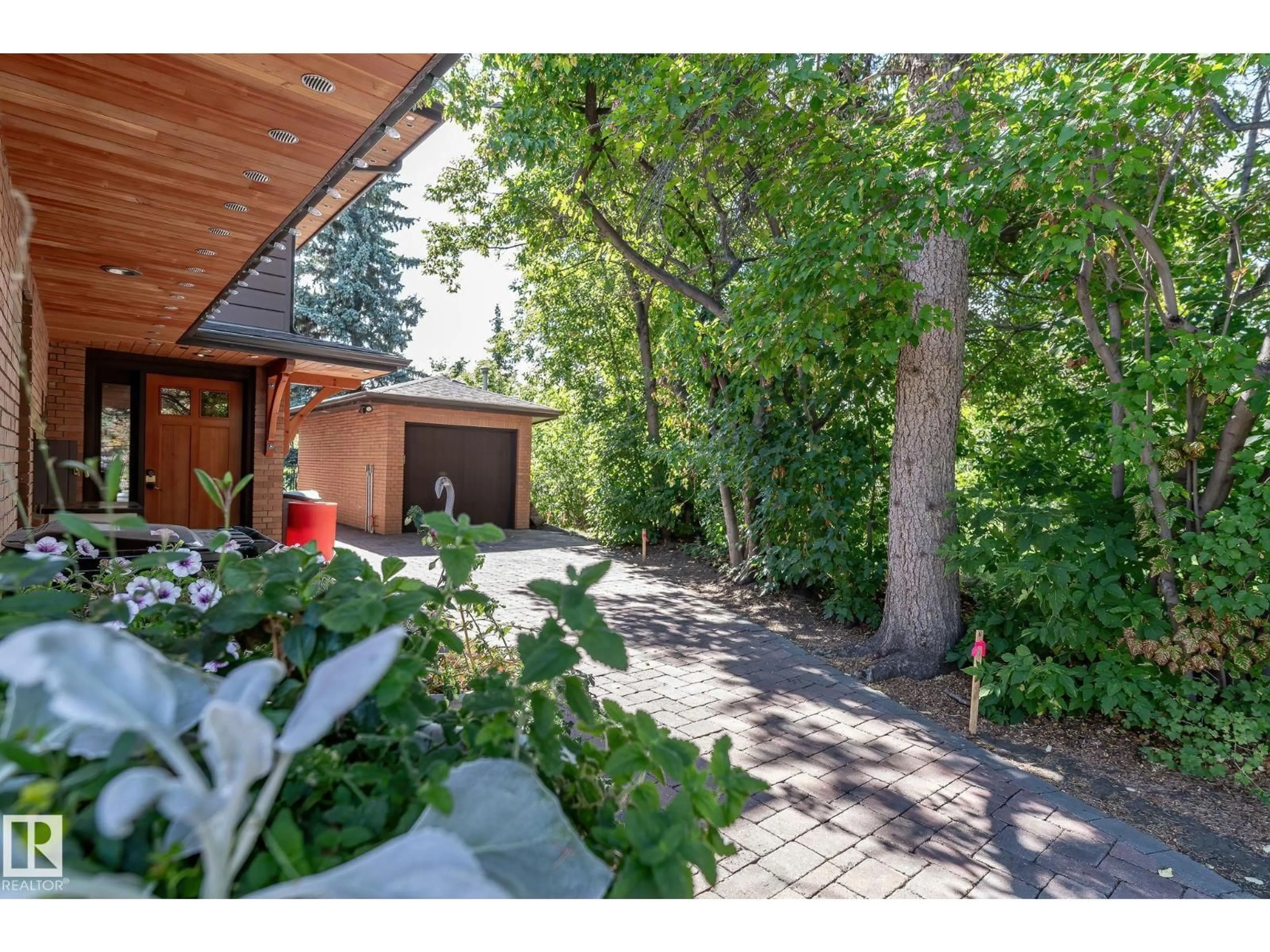 Unknown for 8 VALLEYVIEW PT, Edmonton Alberta T5R5T4