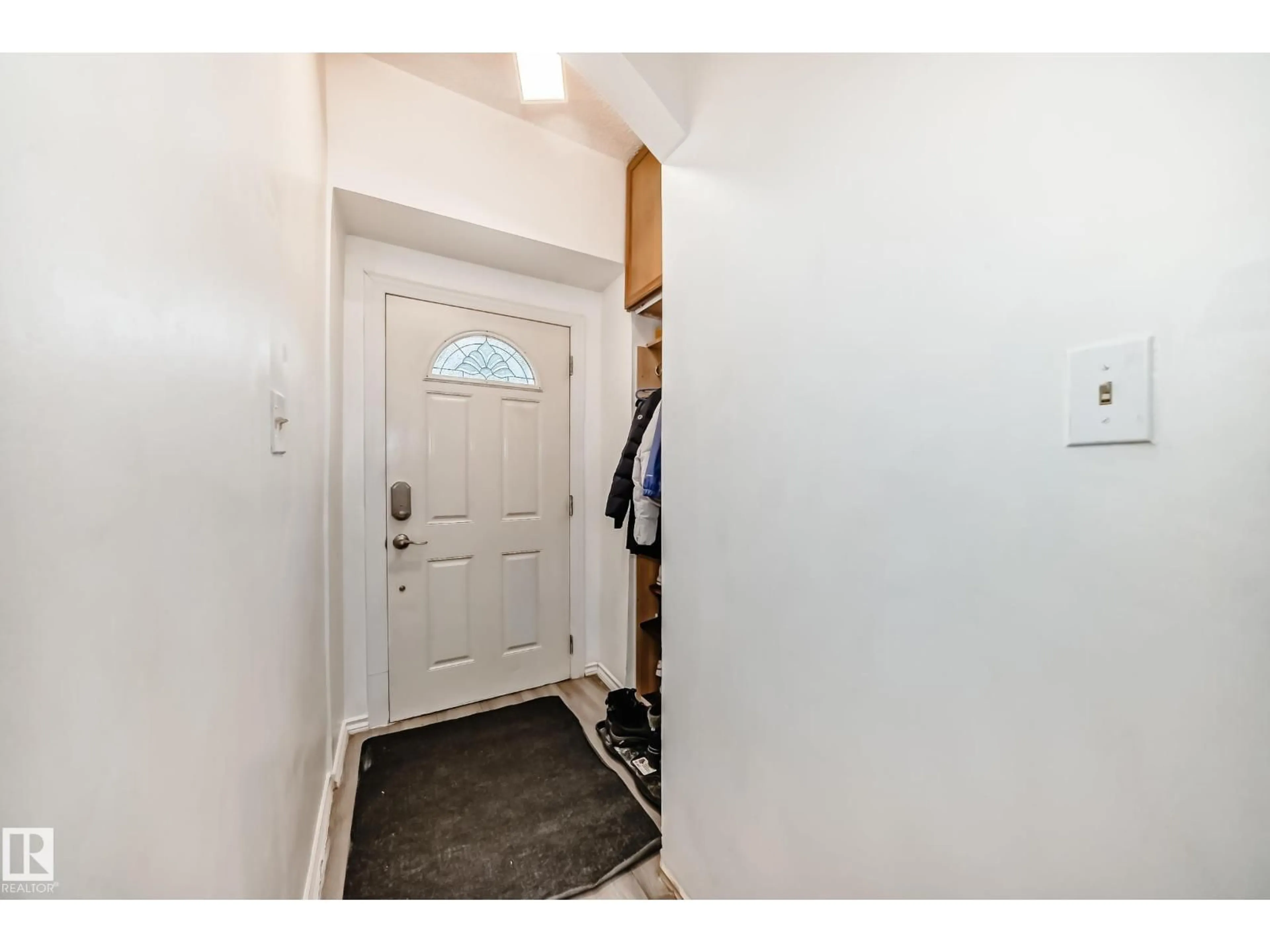 Indoor entryway for 13111 65 ST, Edmonton Alberta T5A1A2