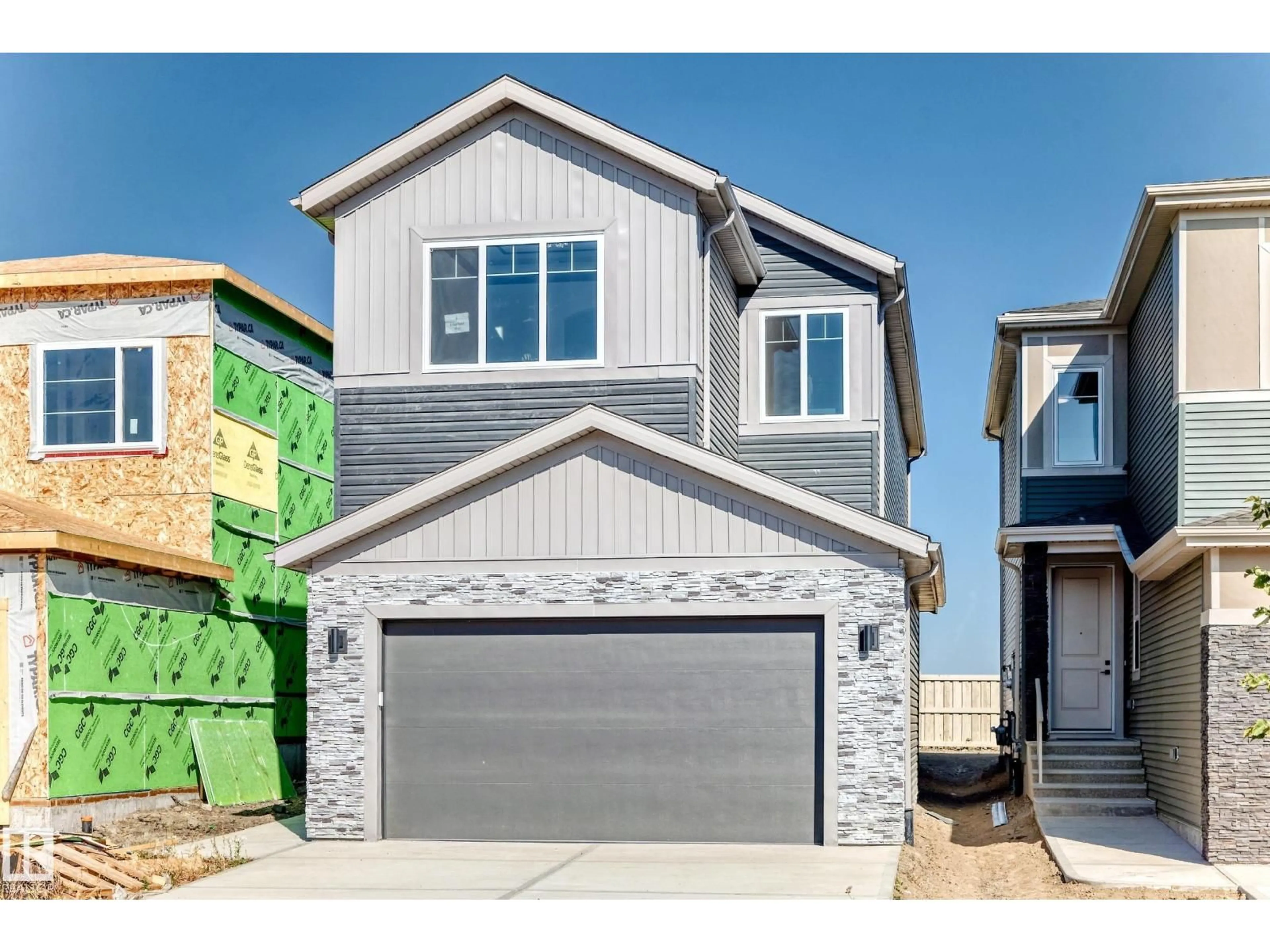 Home with vinyl exterior material, street for 4 EDGEFIELD WY, St. Albert Alberta T8N8A1