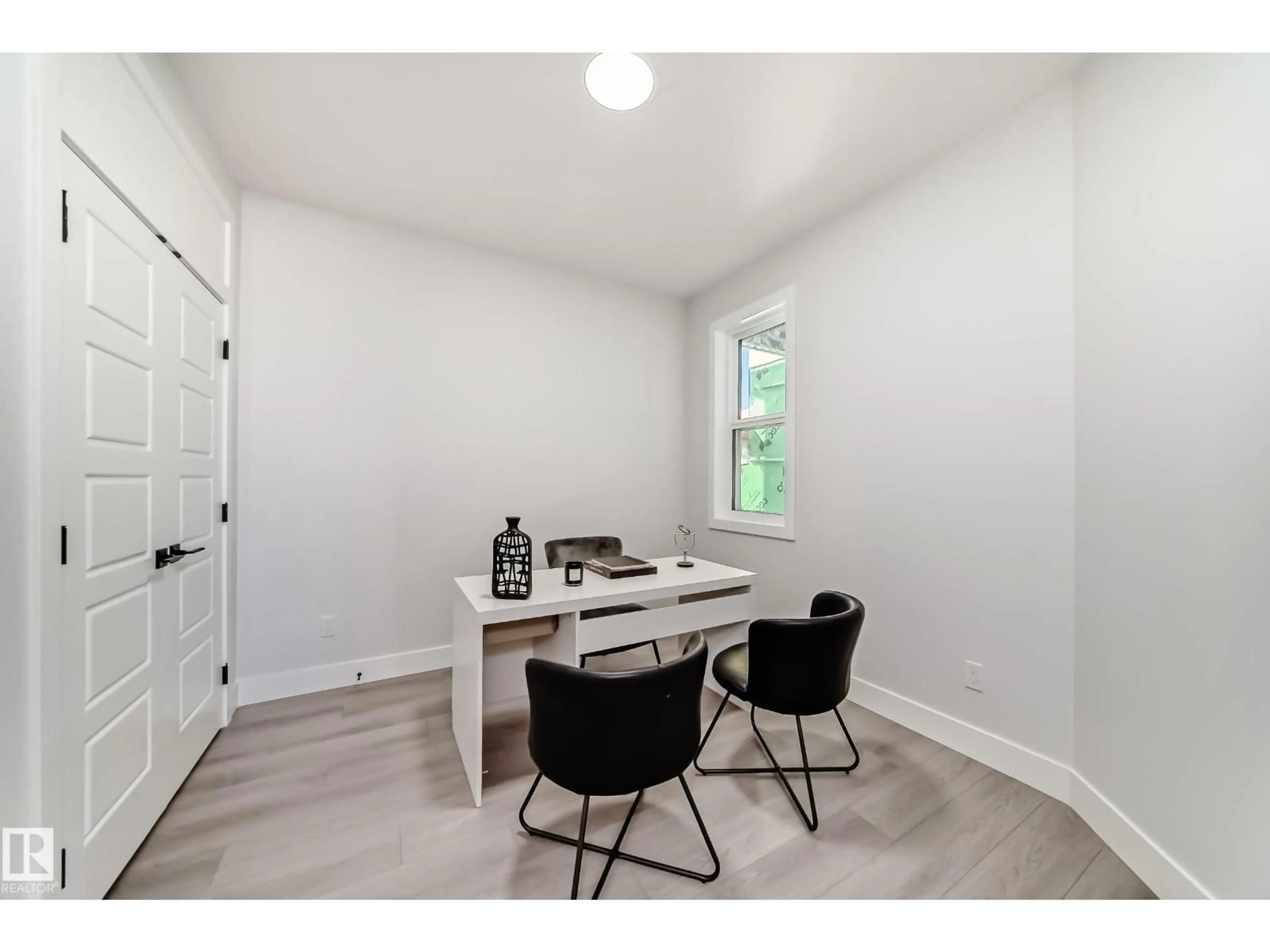 A pic of a room for 4 EDGEFIELD WY, St. Albert Alberta T8N8A1