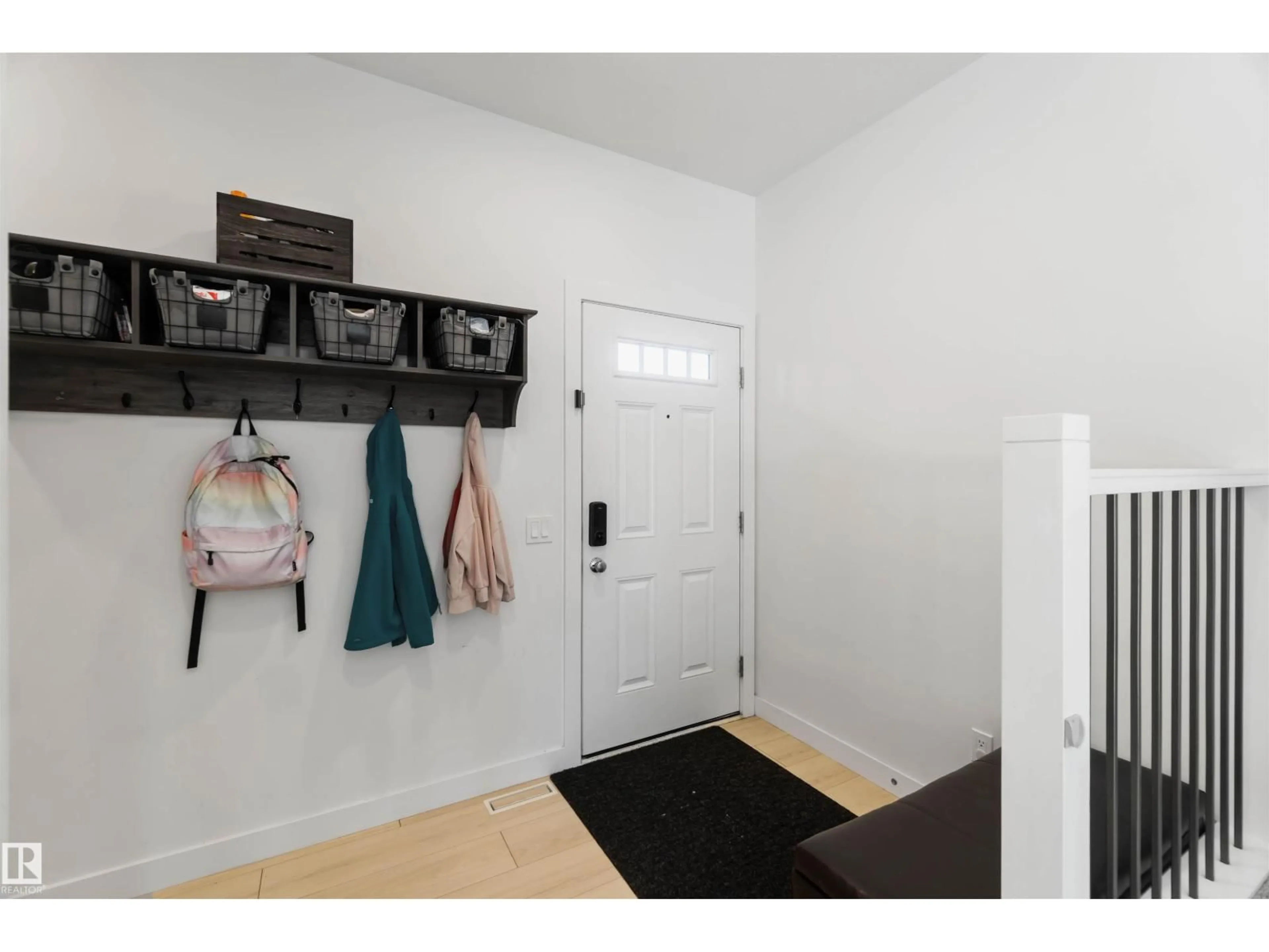 Indoor entryway for 86 HORTON WY, Ardrossan Alberta T8E1B2