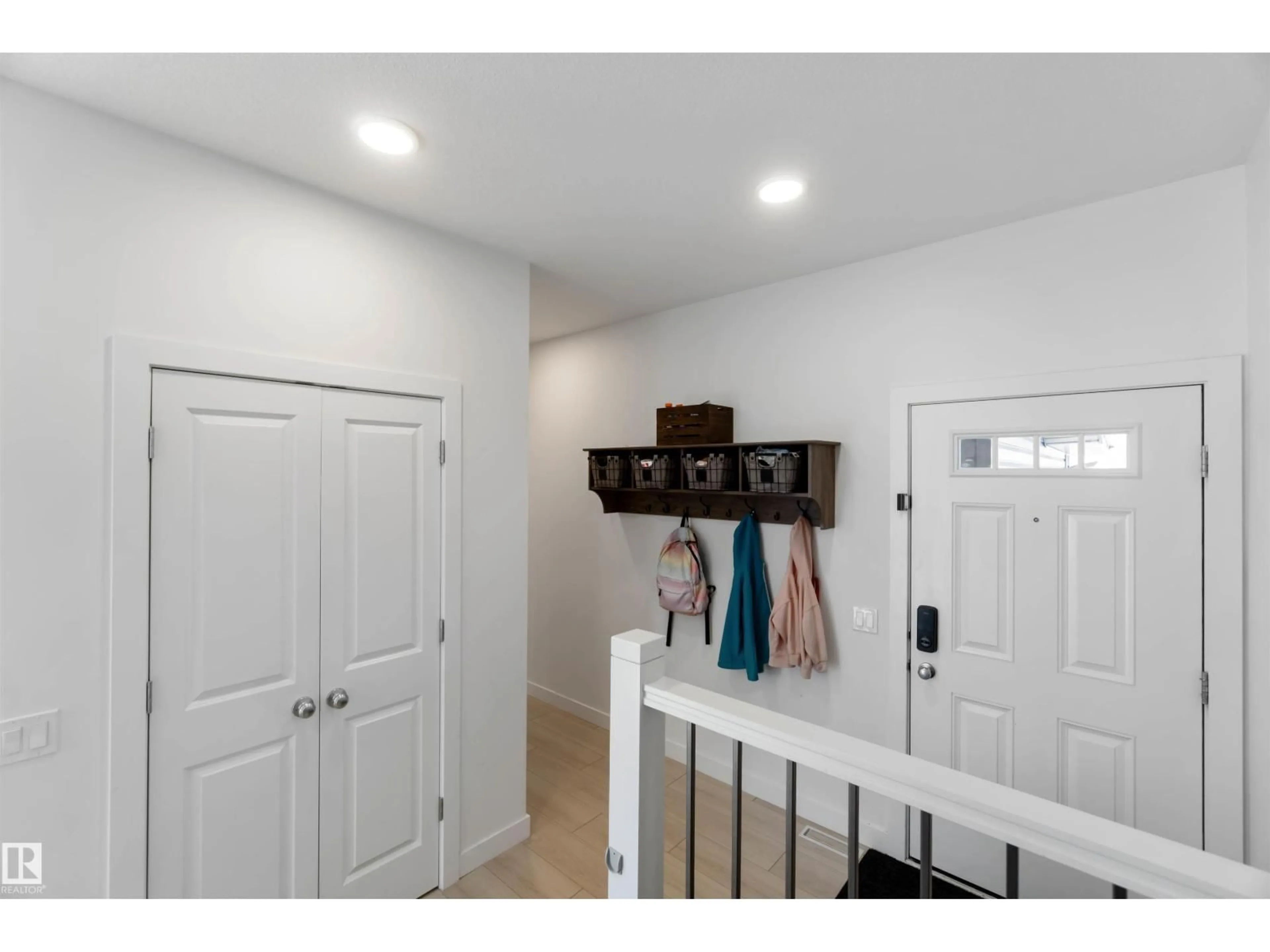 Indoor entryway for 86 HORTON WY, Ardrossan Alberta T8E1B2