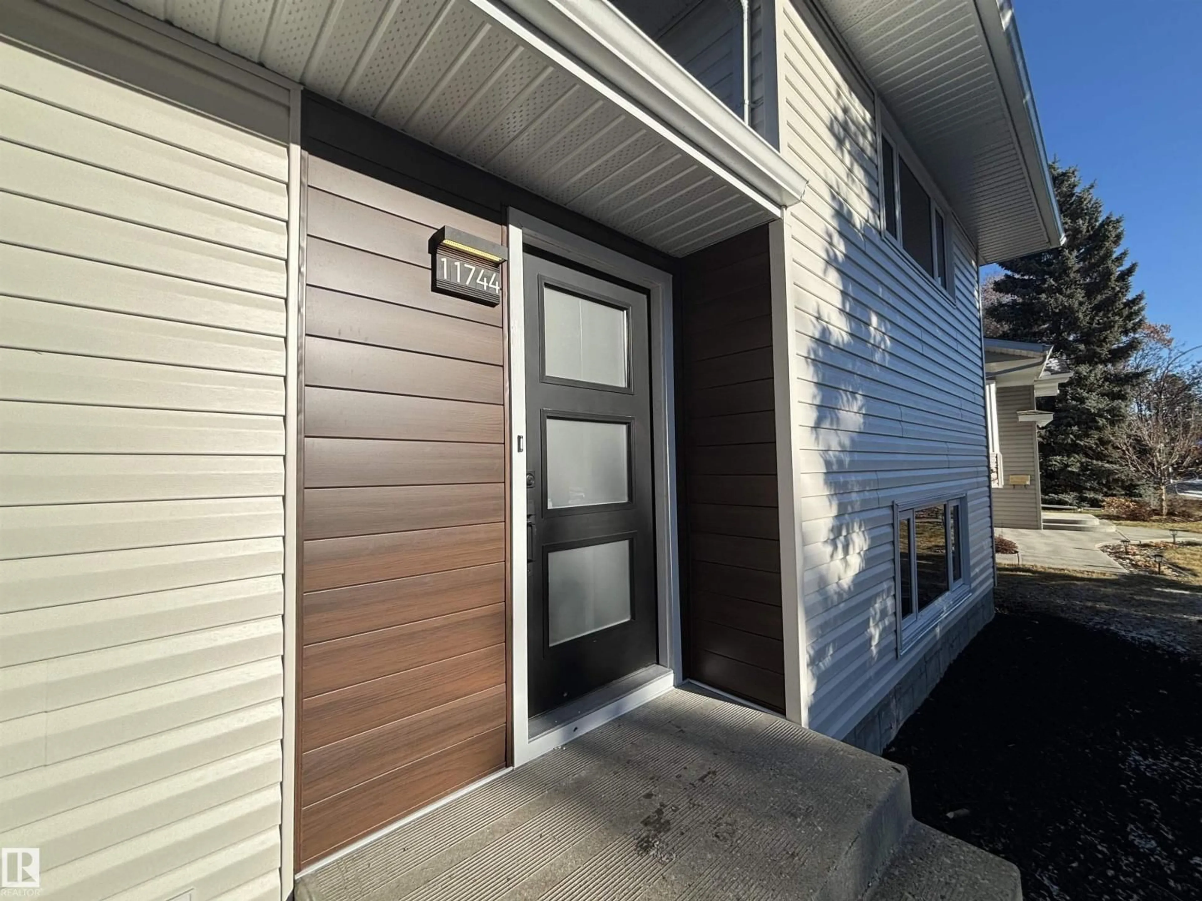 Unknown for 11744 37 AV, Edmonton Alberta T6J0J2