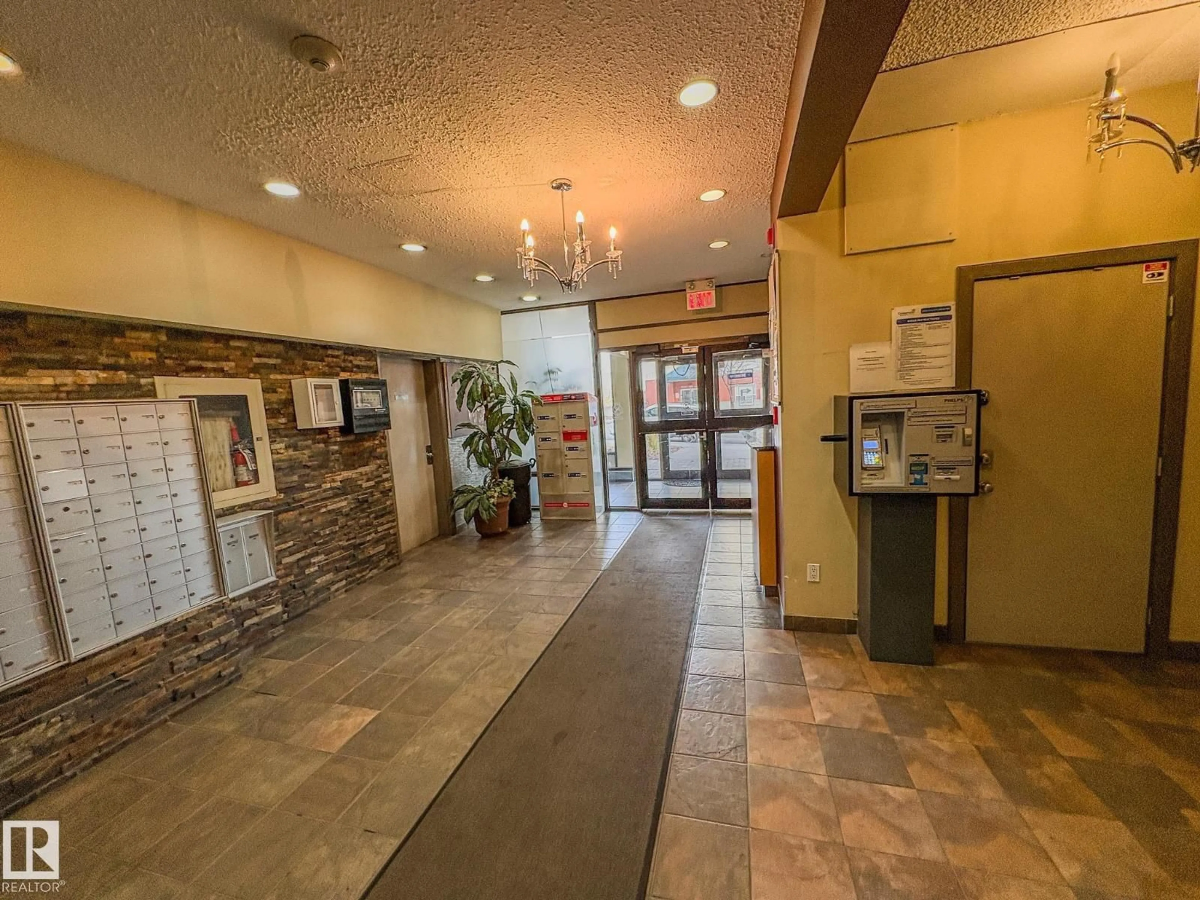 Unknown for #802 - 9710 105 ST, Edmonton Alberta T5K1A4