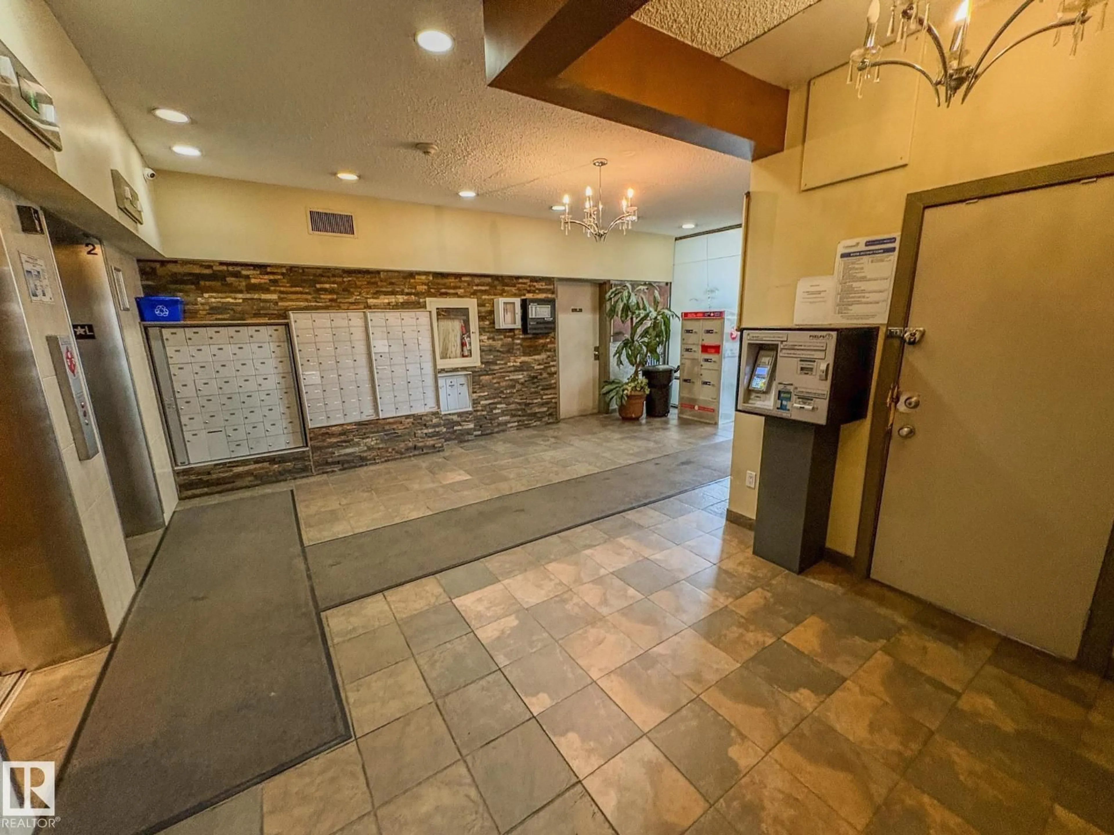 Unknown for #802 - 9710 105 ST, Edmonton Alberta T5K1A4