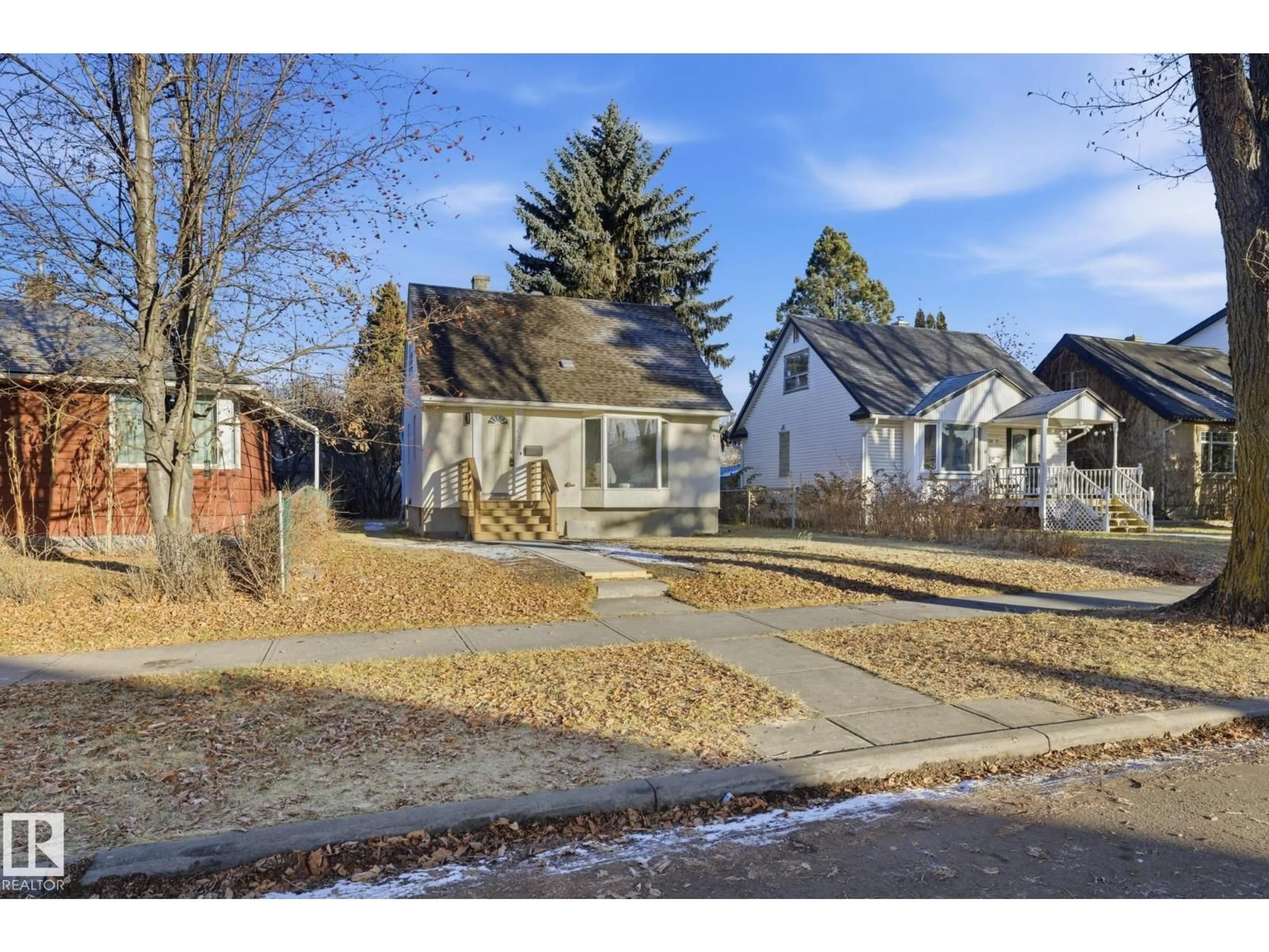 Unknown for NW - 9734 71 AV, Edmonton Alberta T6E0W6