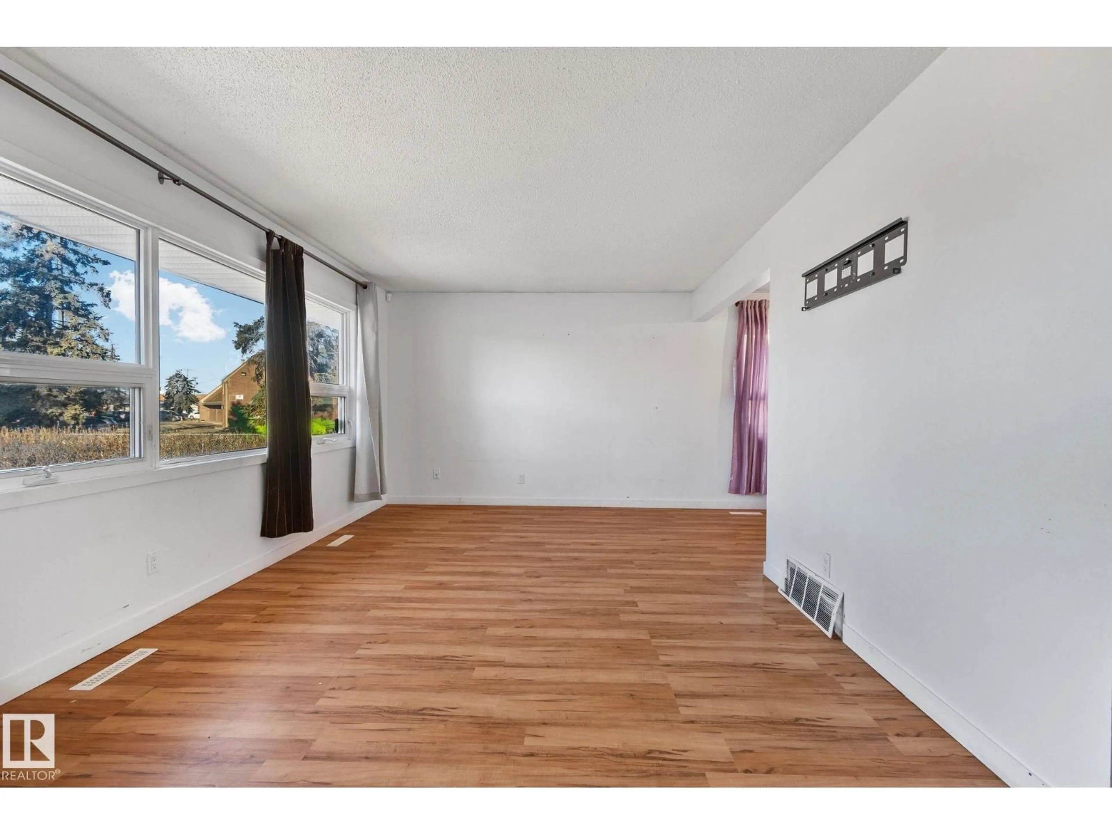 A pic of a room for NW - 11055 157 ST, Edmonton Alberta T5P2W4